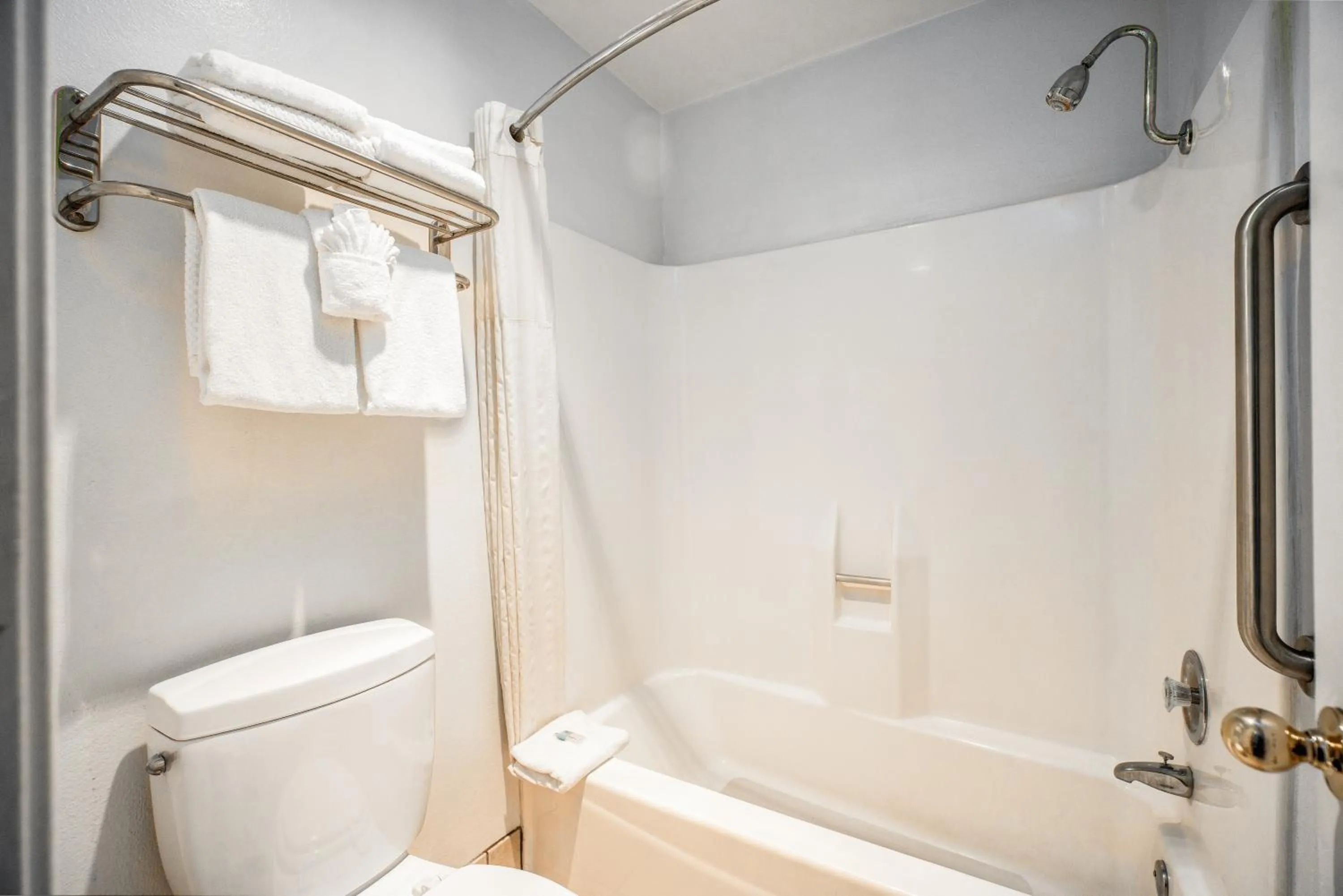 The Buena Park Hotel & Suites