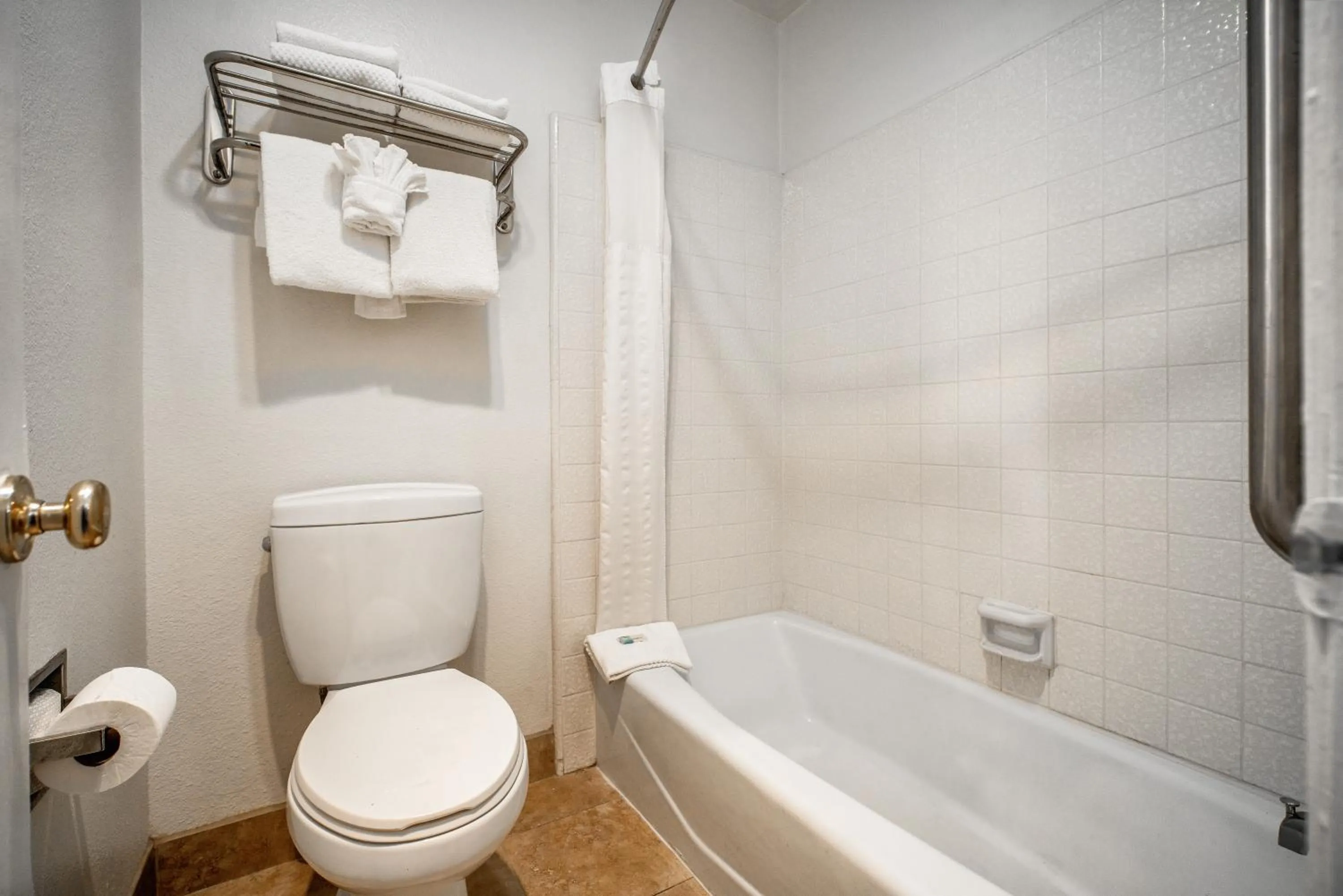 The Buena Park Hotel & Suites