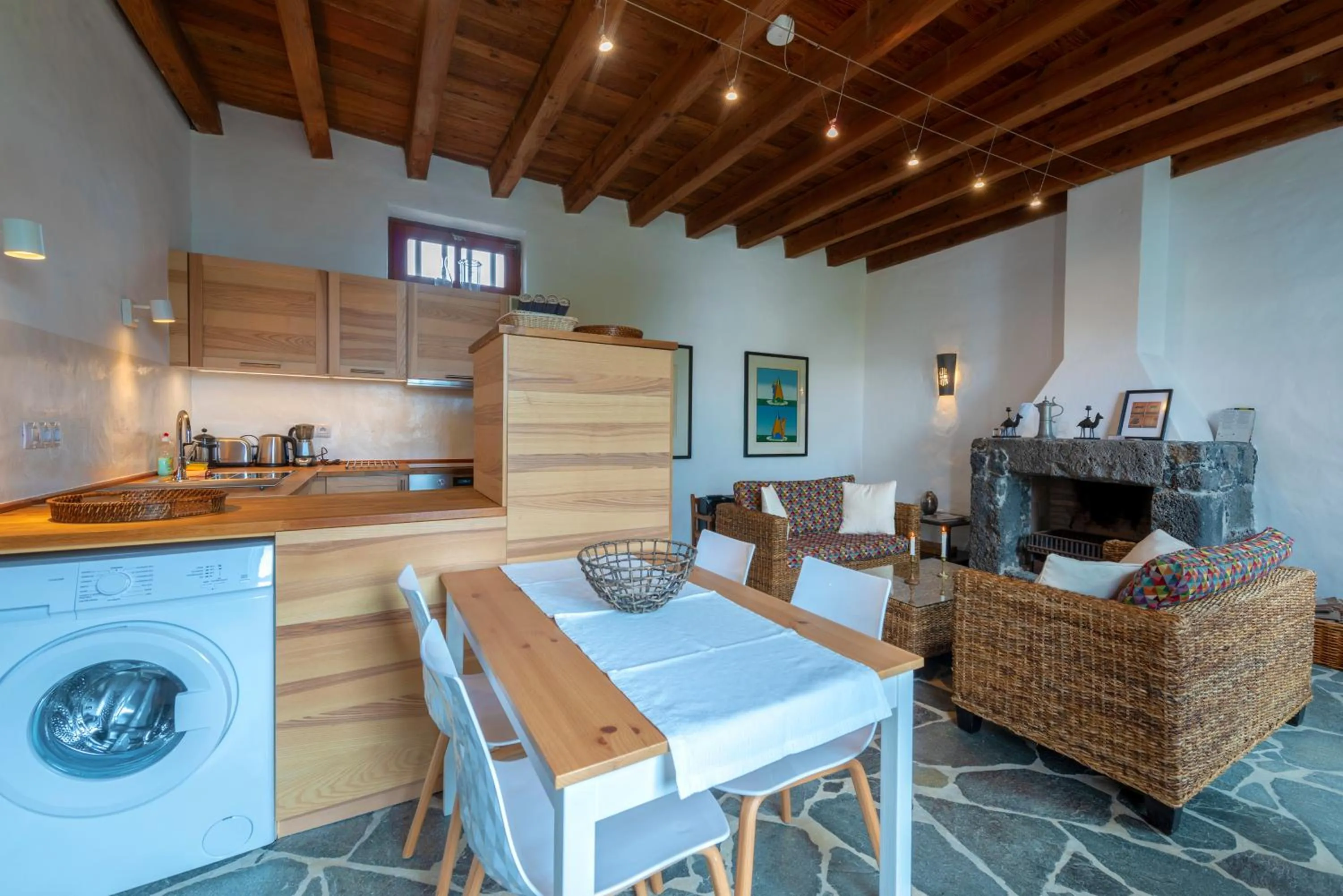 Kitchen or kitchenette in Villa El Inti