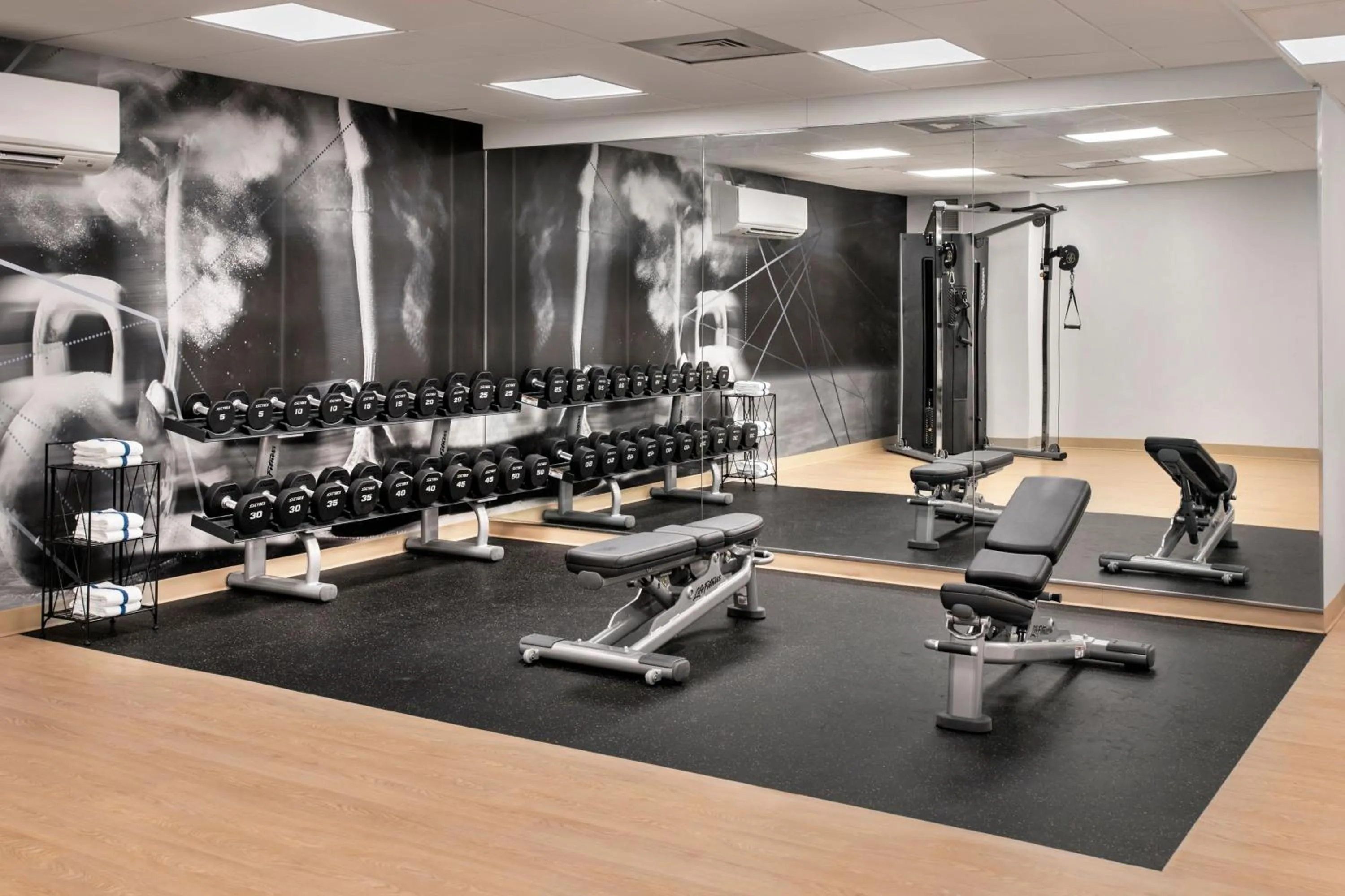 Fitness centre/facilities in Boston Marriott Burlington