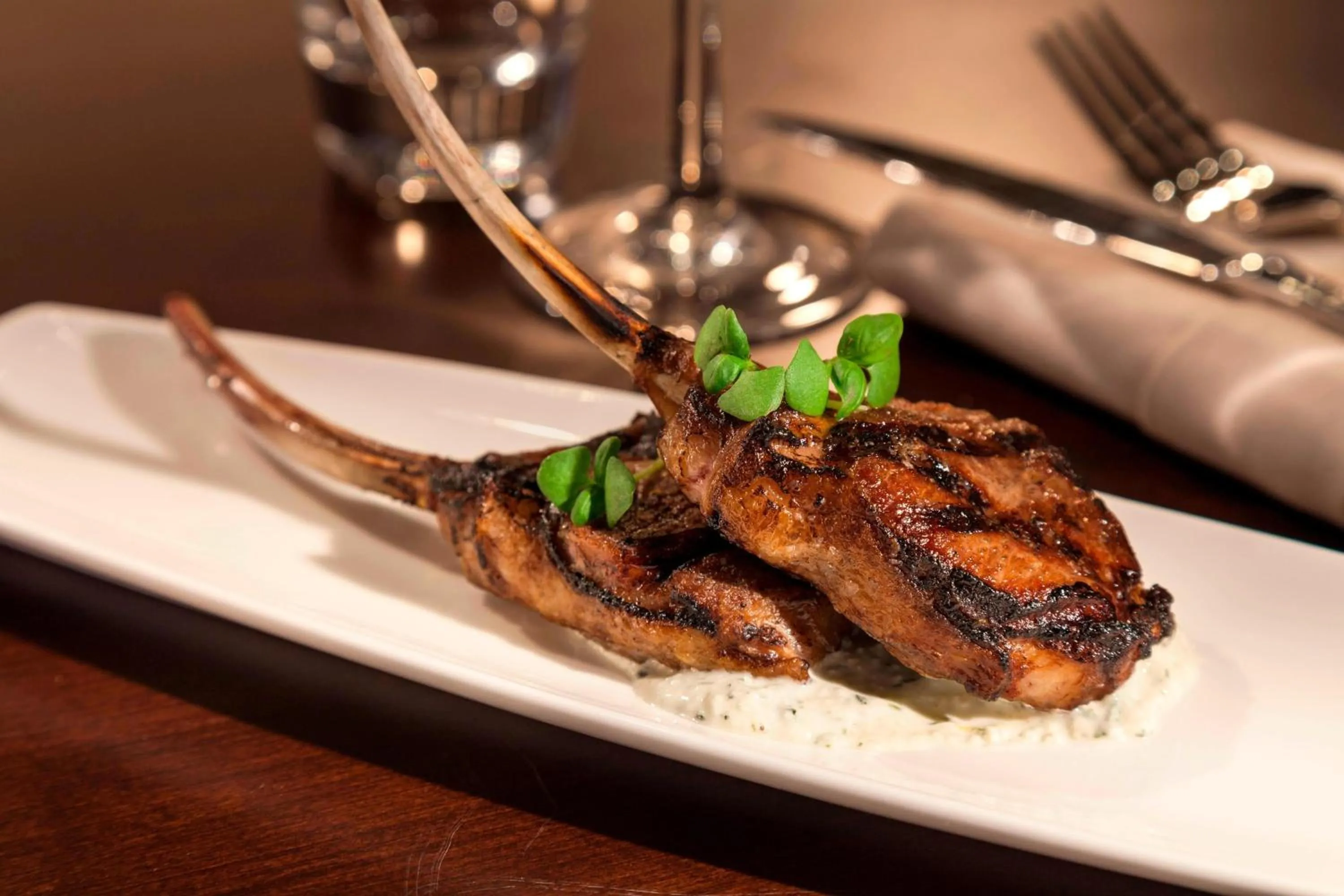 Lounge or bar in Boston Marriott Burlington