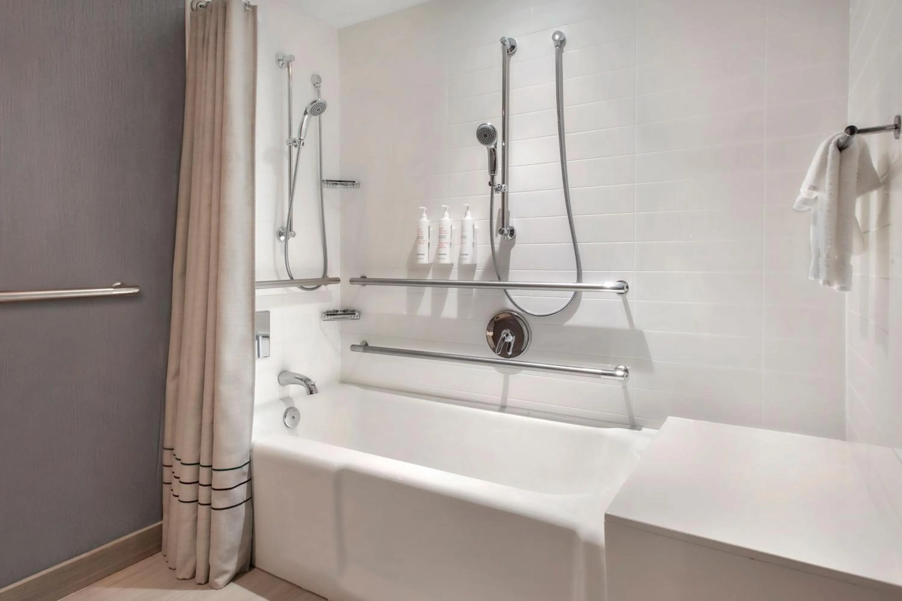 Bathroom in Boston Marriott Burlington