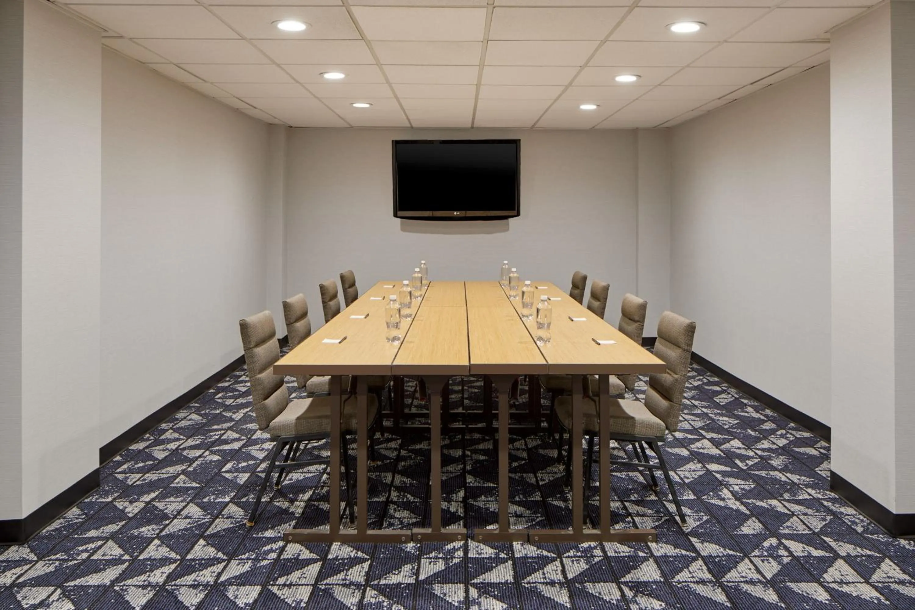 Meeting/conference room in Courtyard by Marriott Nashville Downtown