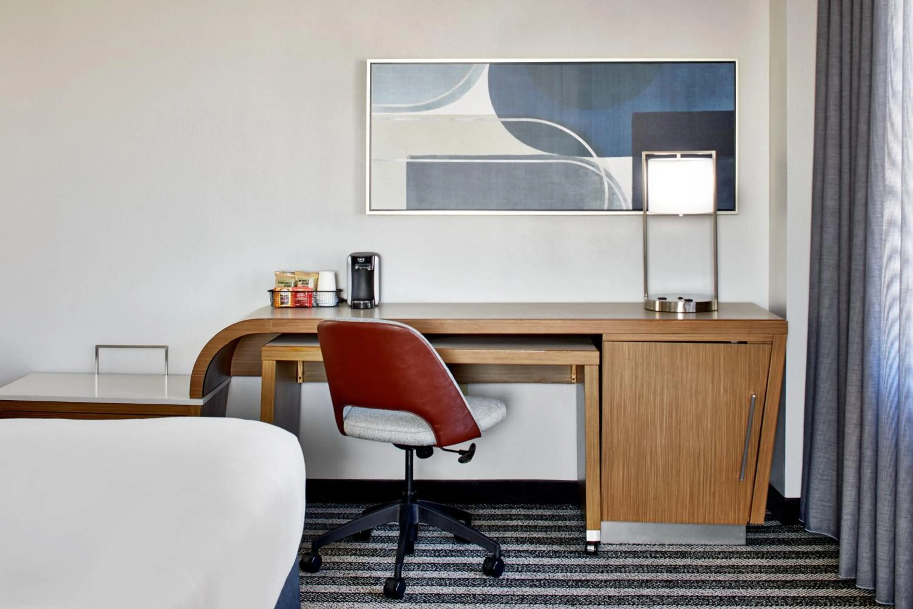 Photo of the whole room in Courtyard by Marriott Nashville Downtown