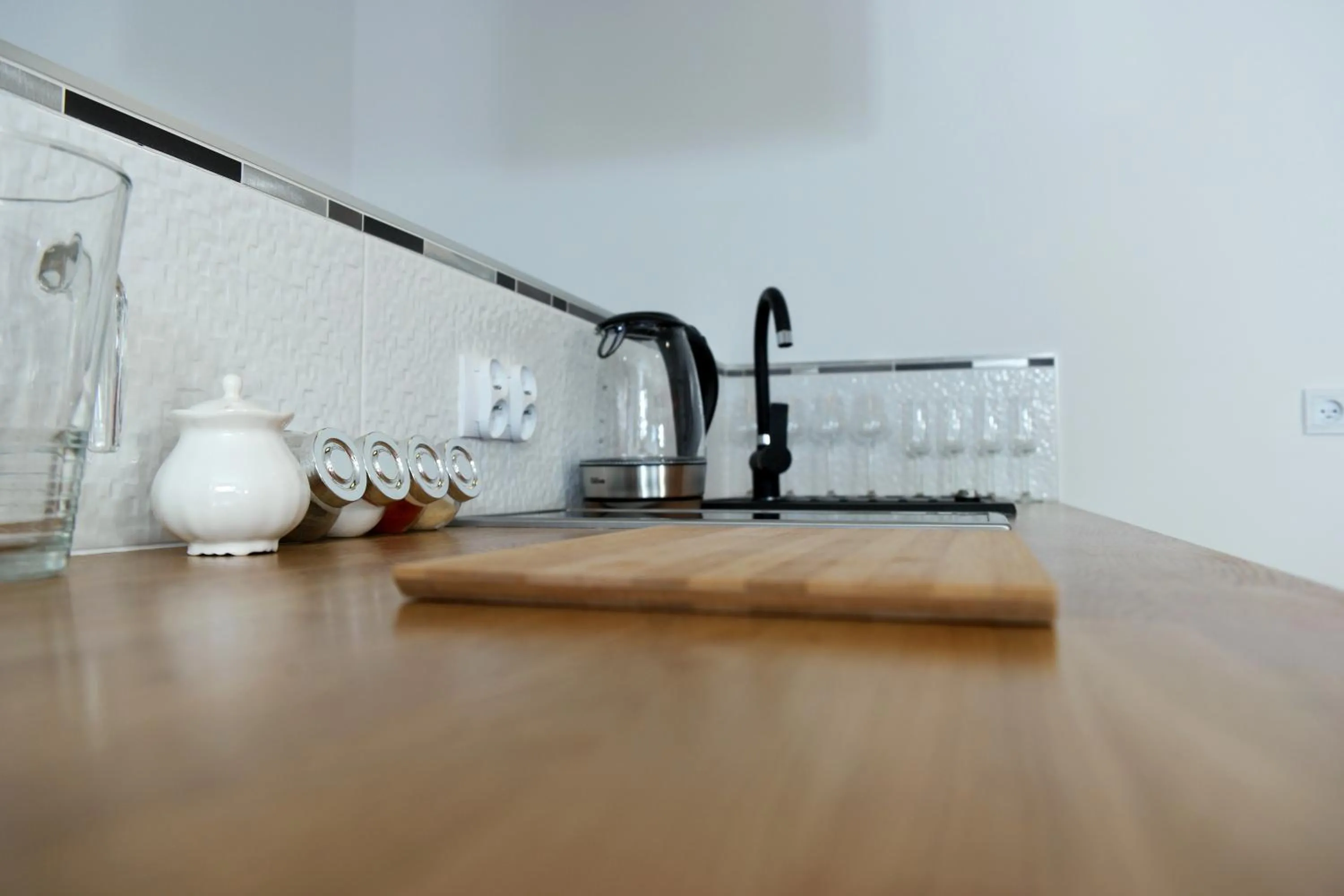 Kitchen or kitchenette in Sea Apartment 150m do morza