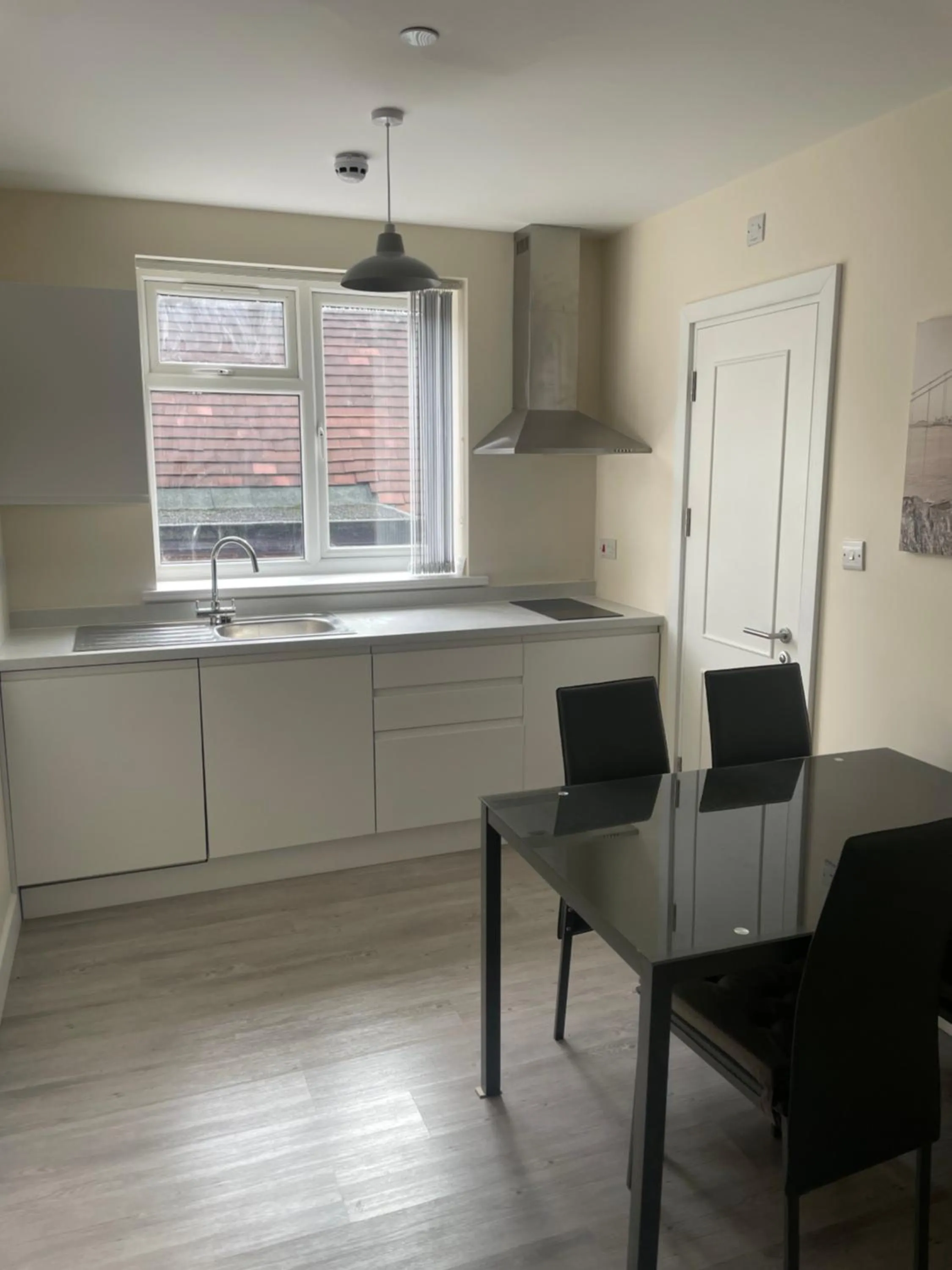 Kitchen or kitchenette in Regal Hotel