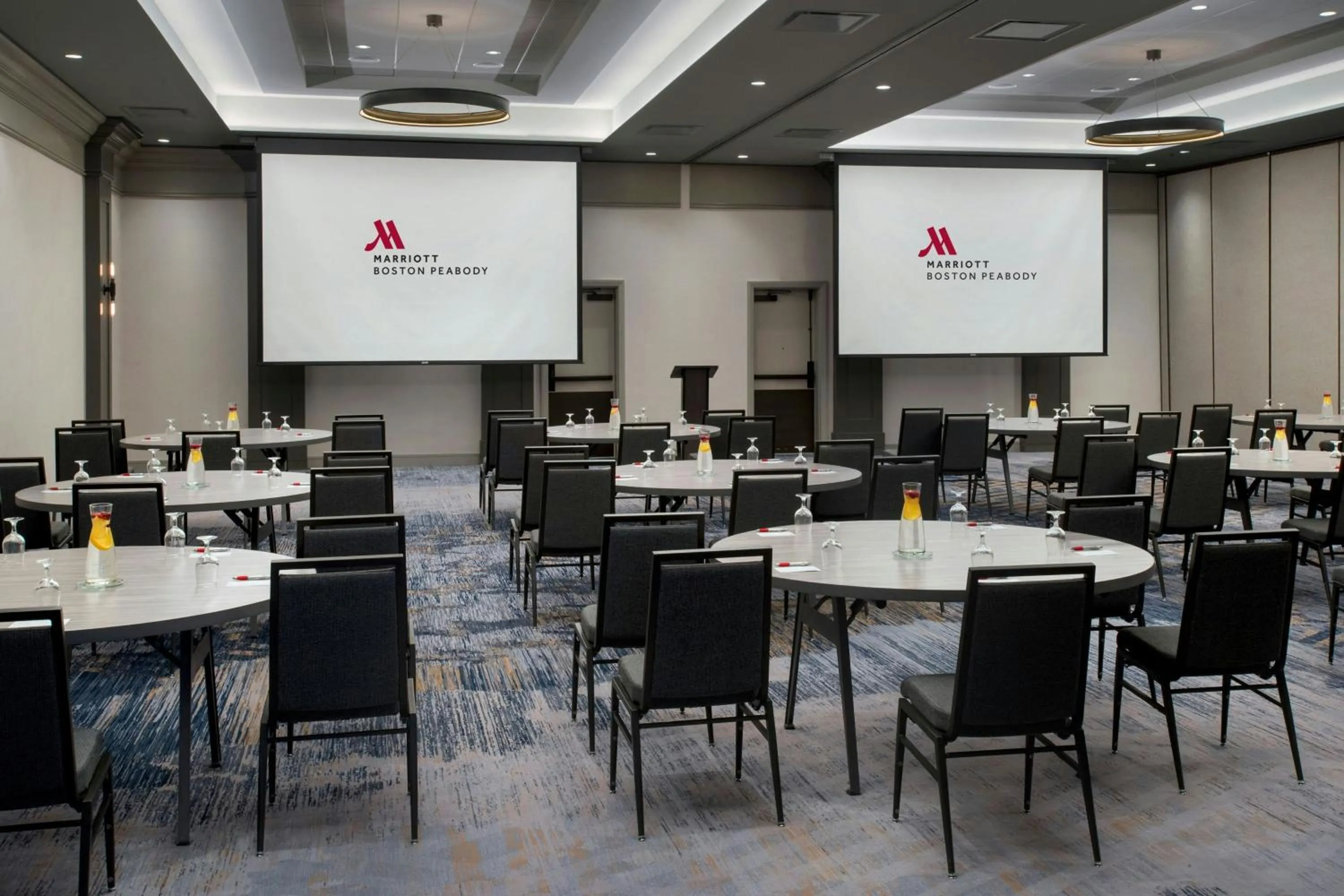 Meeting/conference room in Boston Marriott Peabody