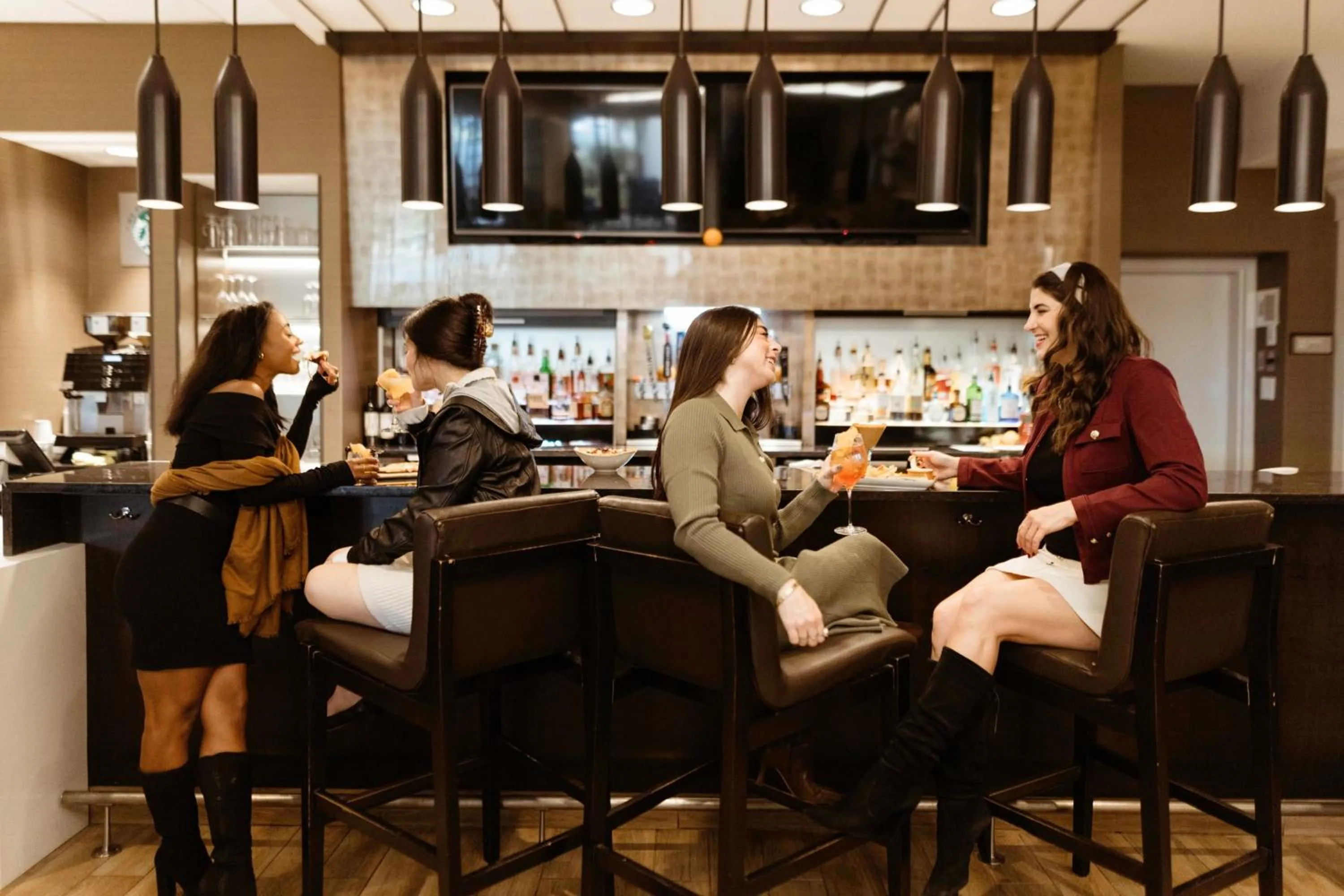 Restaurant/places to eat in Boston Marriott Peabody