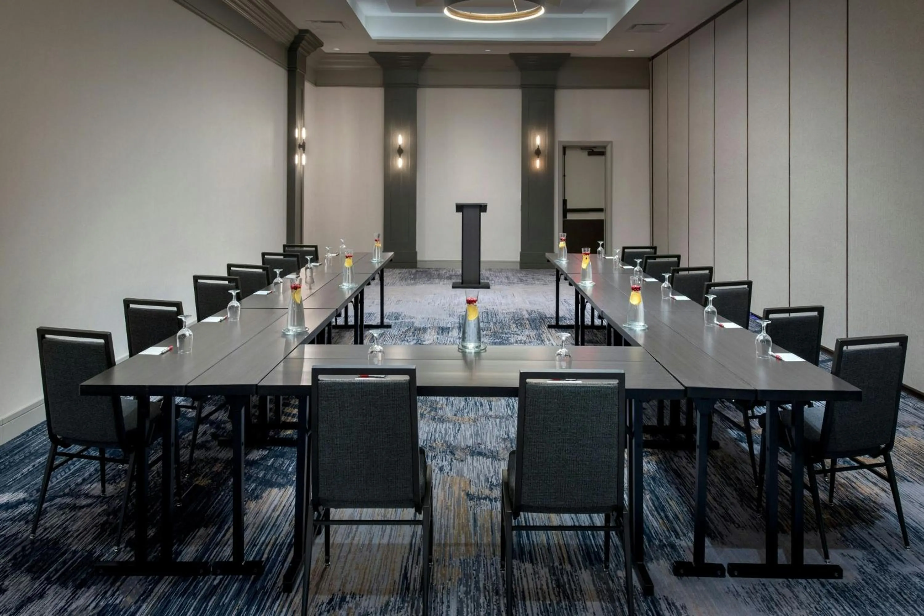 Meeting/conference room in Boston Marriott Peabody