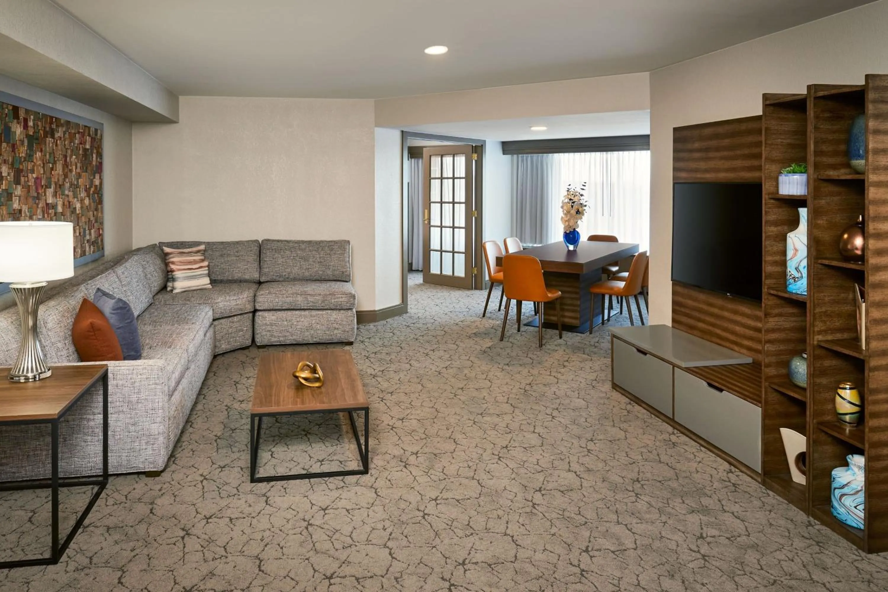 Photo of the whole room in Marriott Boston Quincy