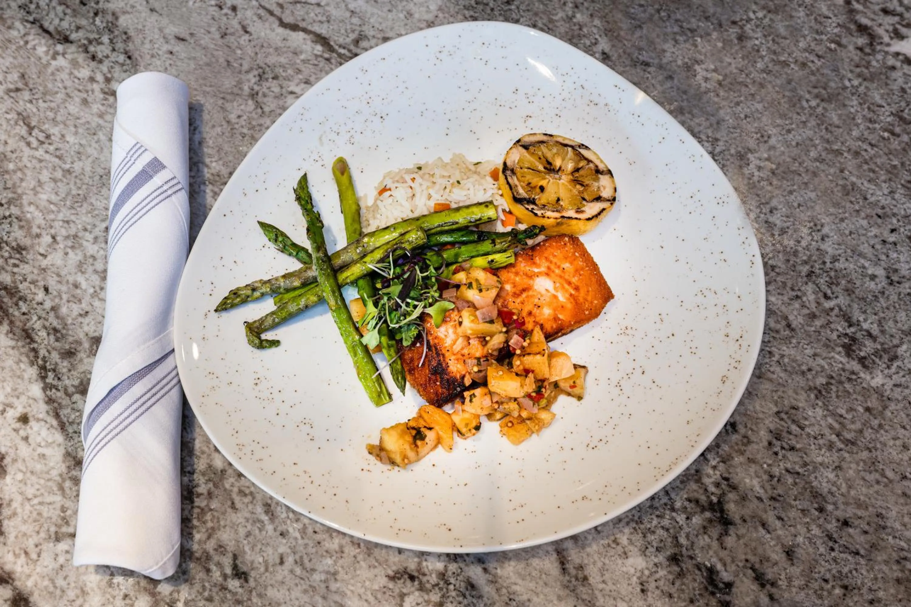 Food and drinks in Marriott Boston Quincy