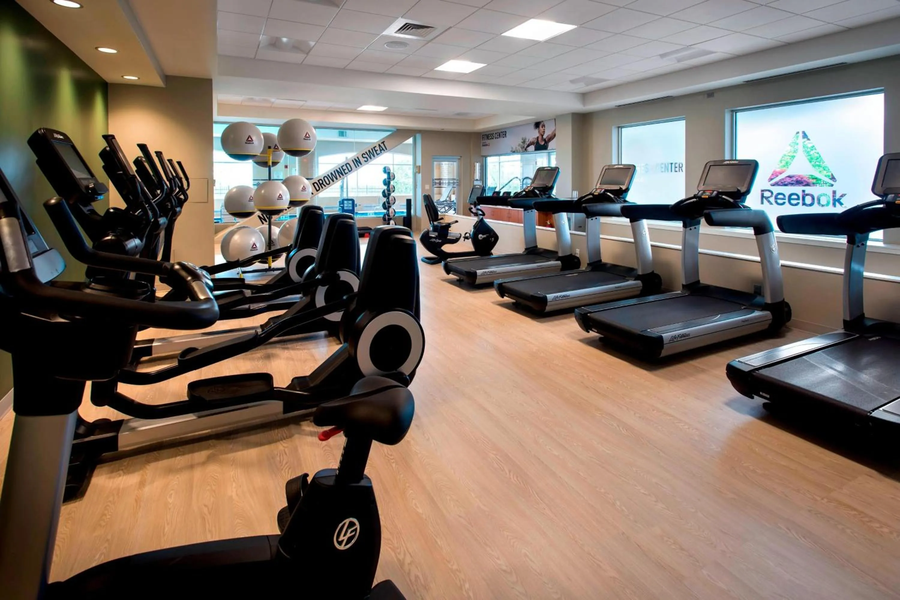 Fitness centre/facilities in Marriott Boston Quincy