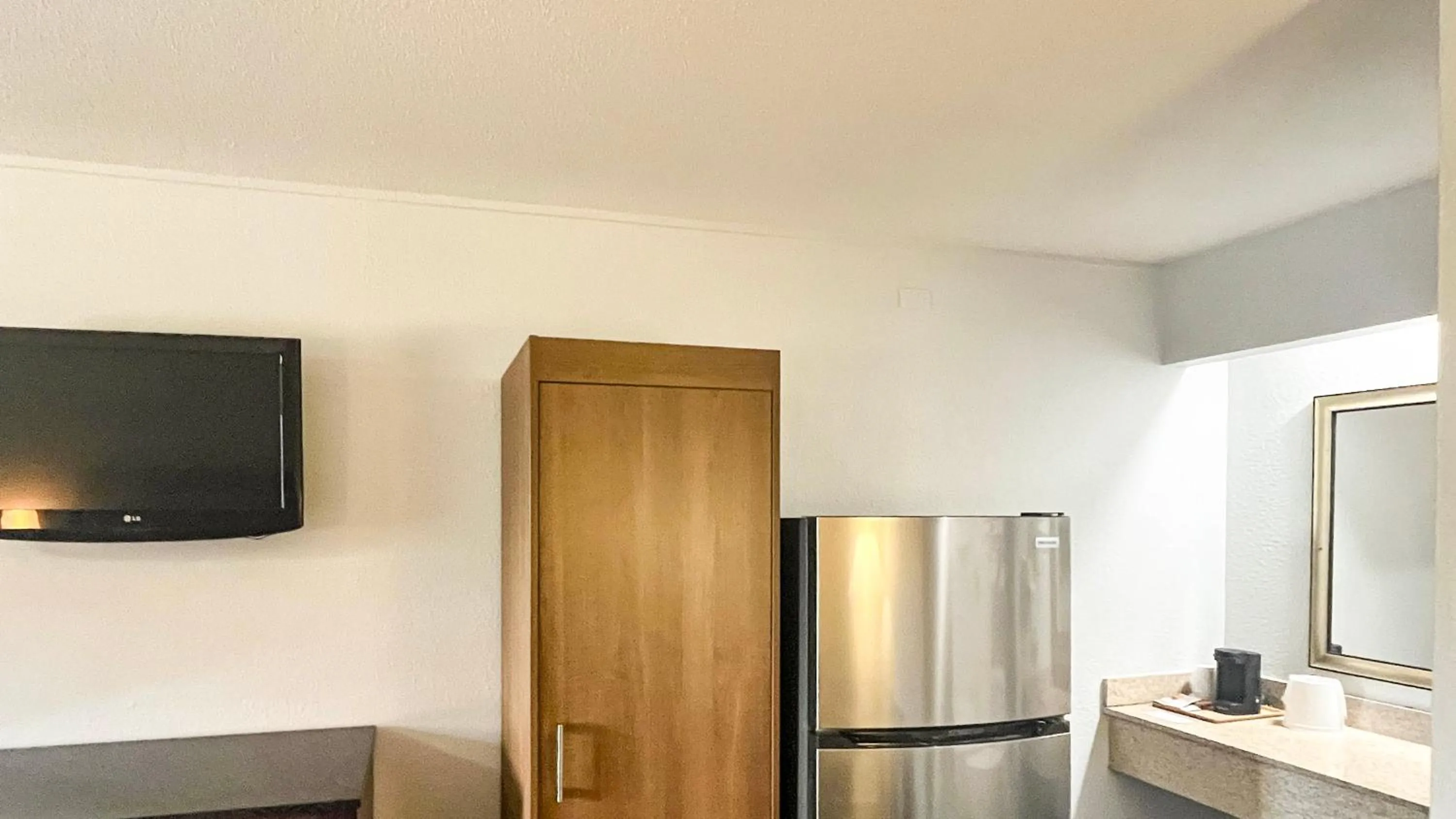 Area and facilities in Studio 6 Suites Dallas TX - Loop 12 West