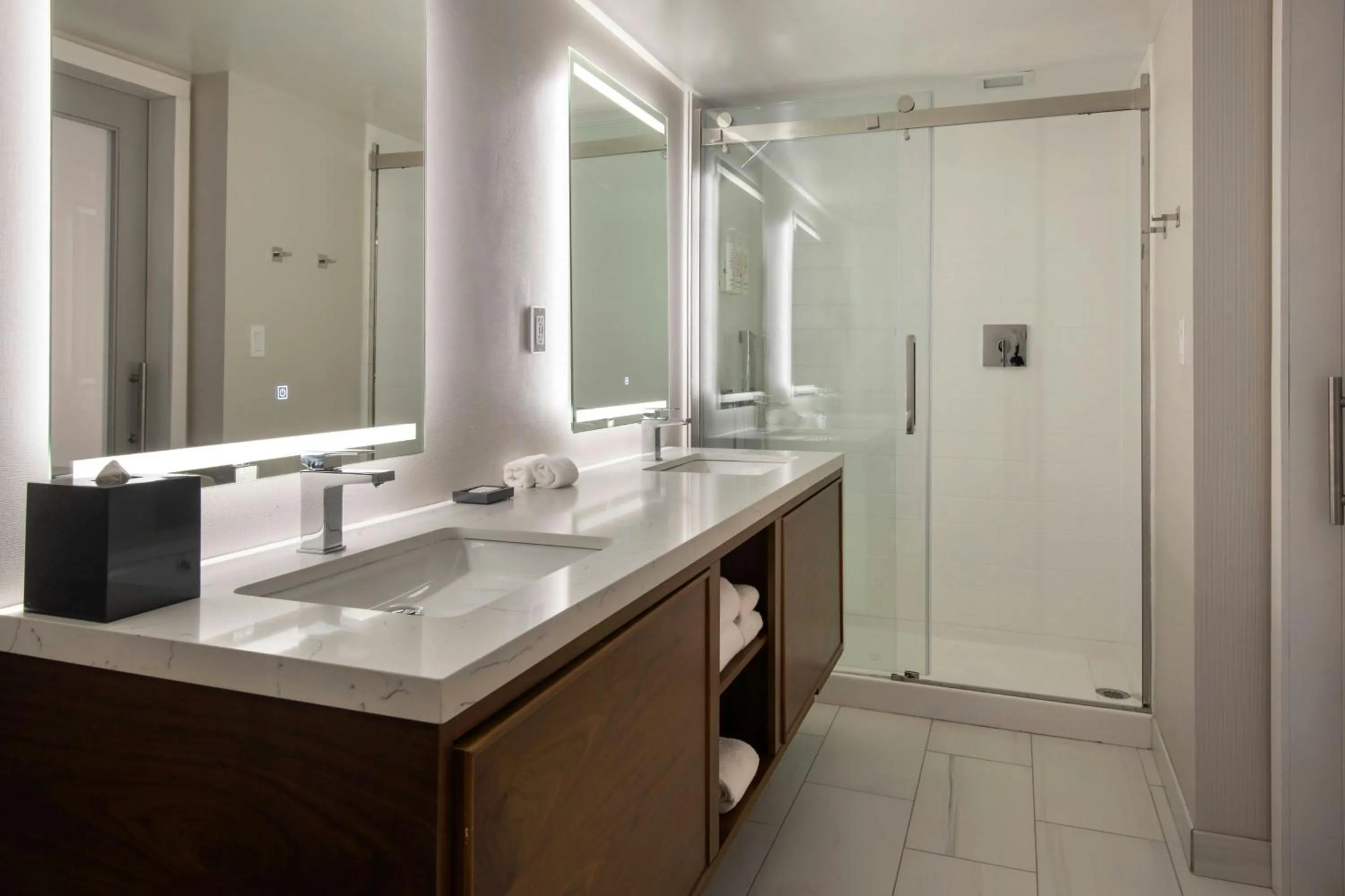 Bathroom in Marriott Springfield Downtown