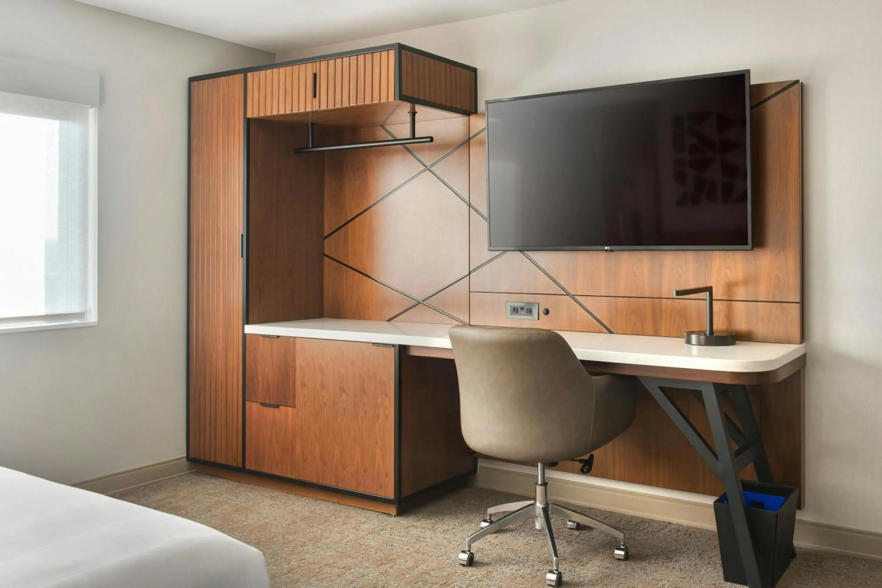 Photo of the whole room in Marriott Springfield Downtown