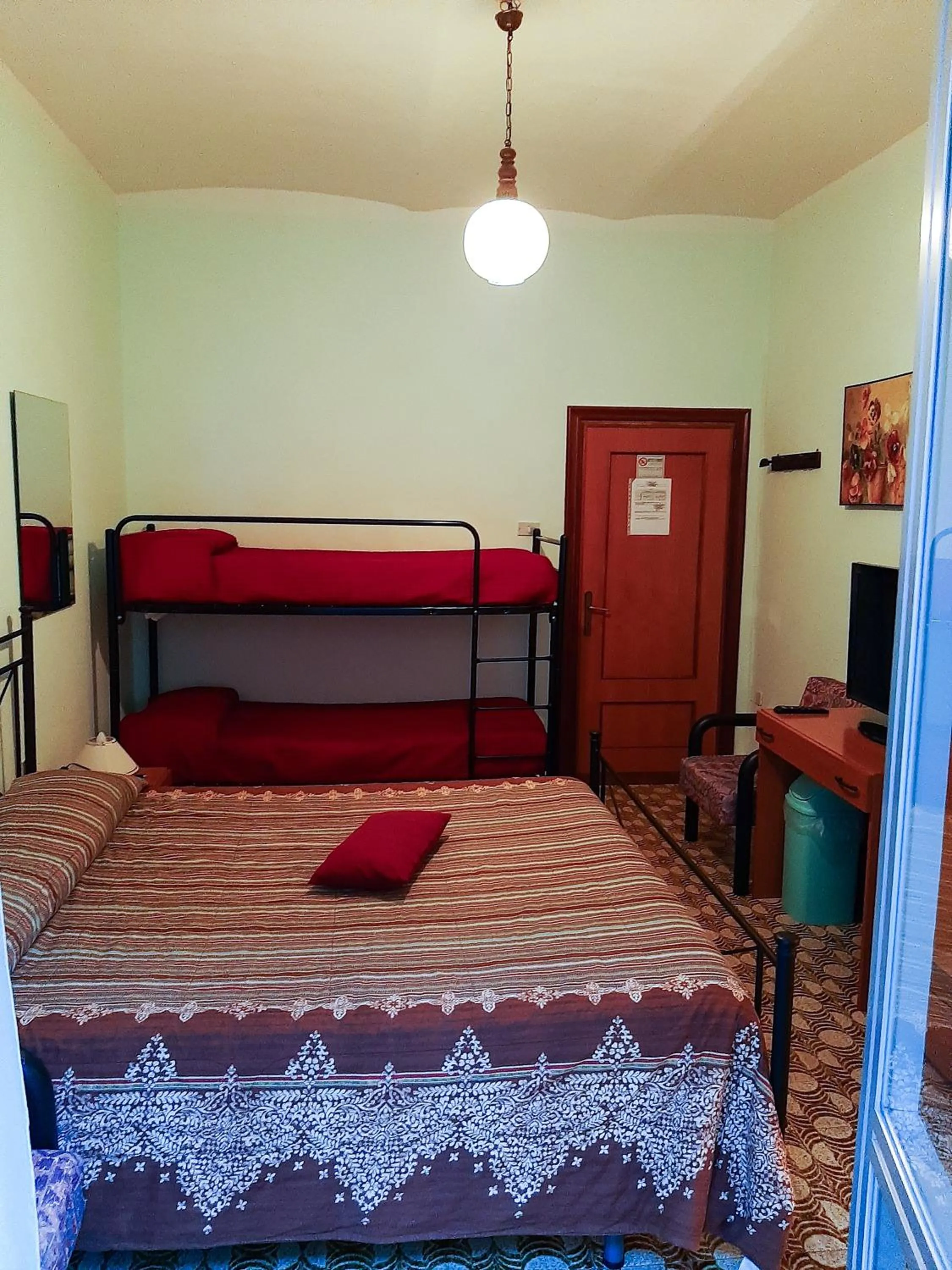 Bed in Bed & Breakfast "Il Ghiro"