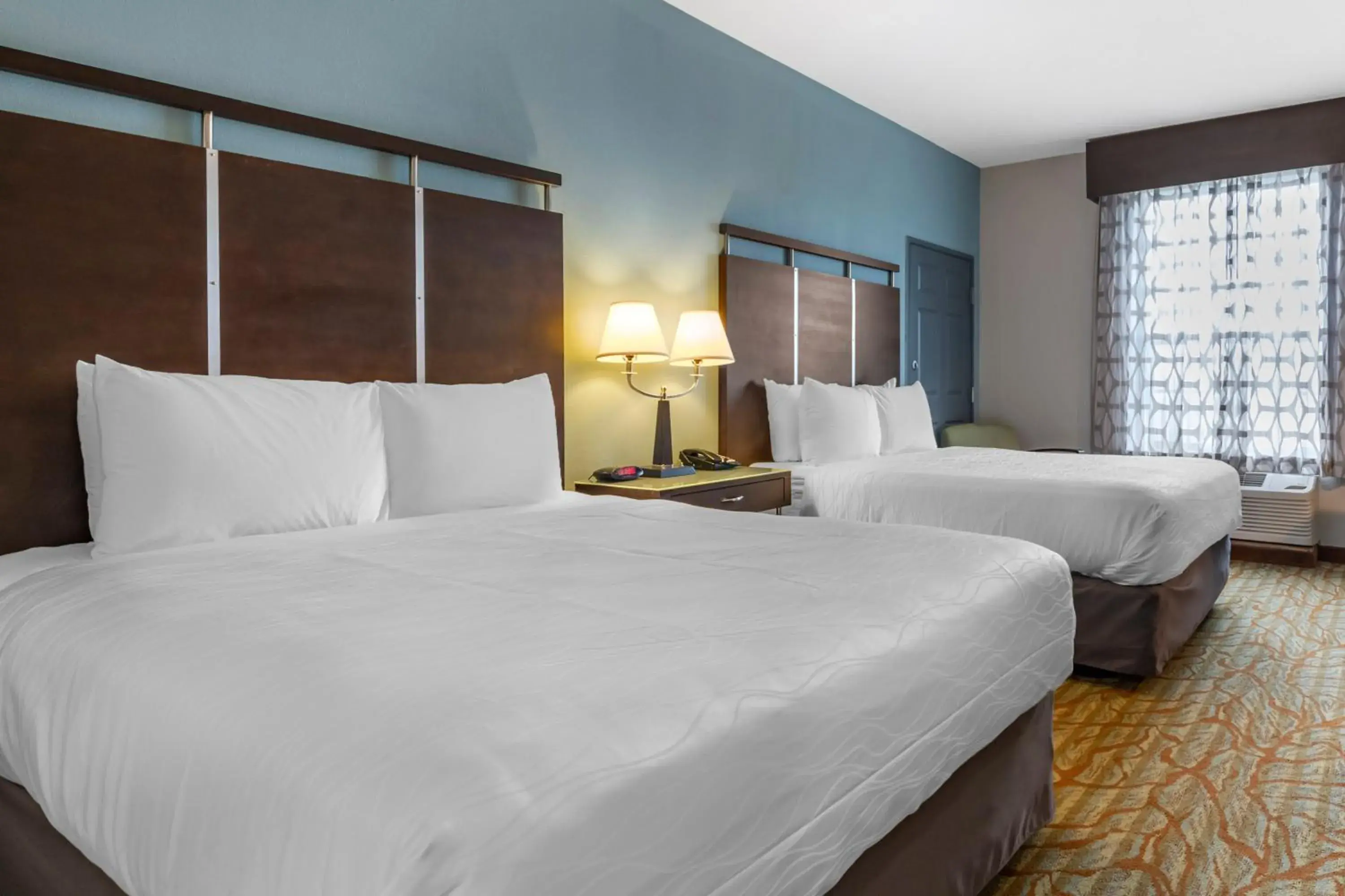 Bed in Best Western Plus Bradenton Gateway Hotel Bed in Best Western Plus Bradenton Gateway Hotel