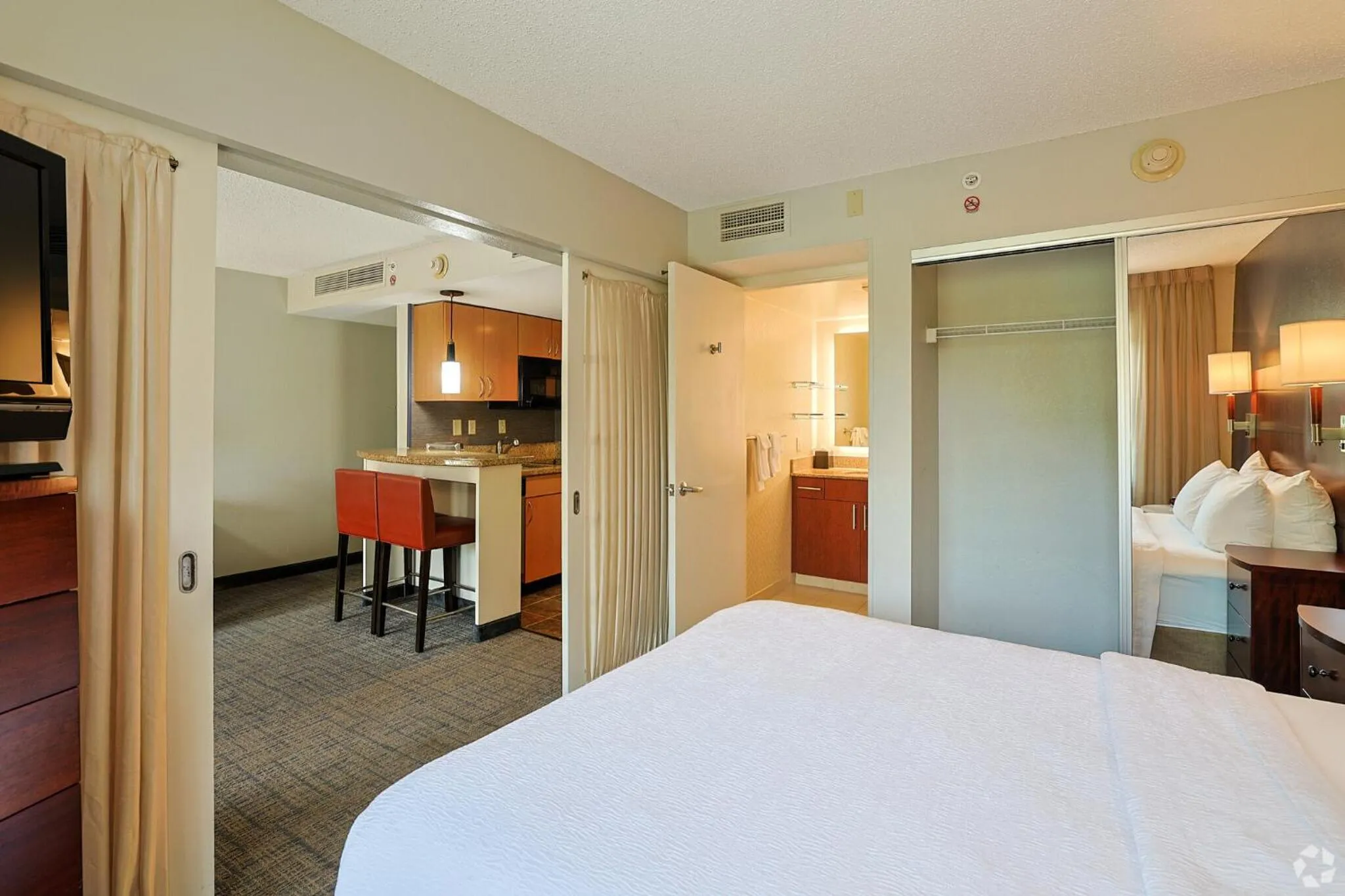 Bed in Avia Residences on Research - Extended Stay