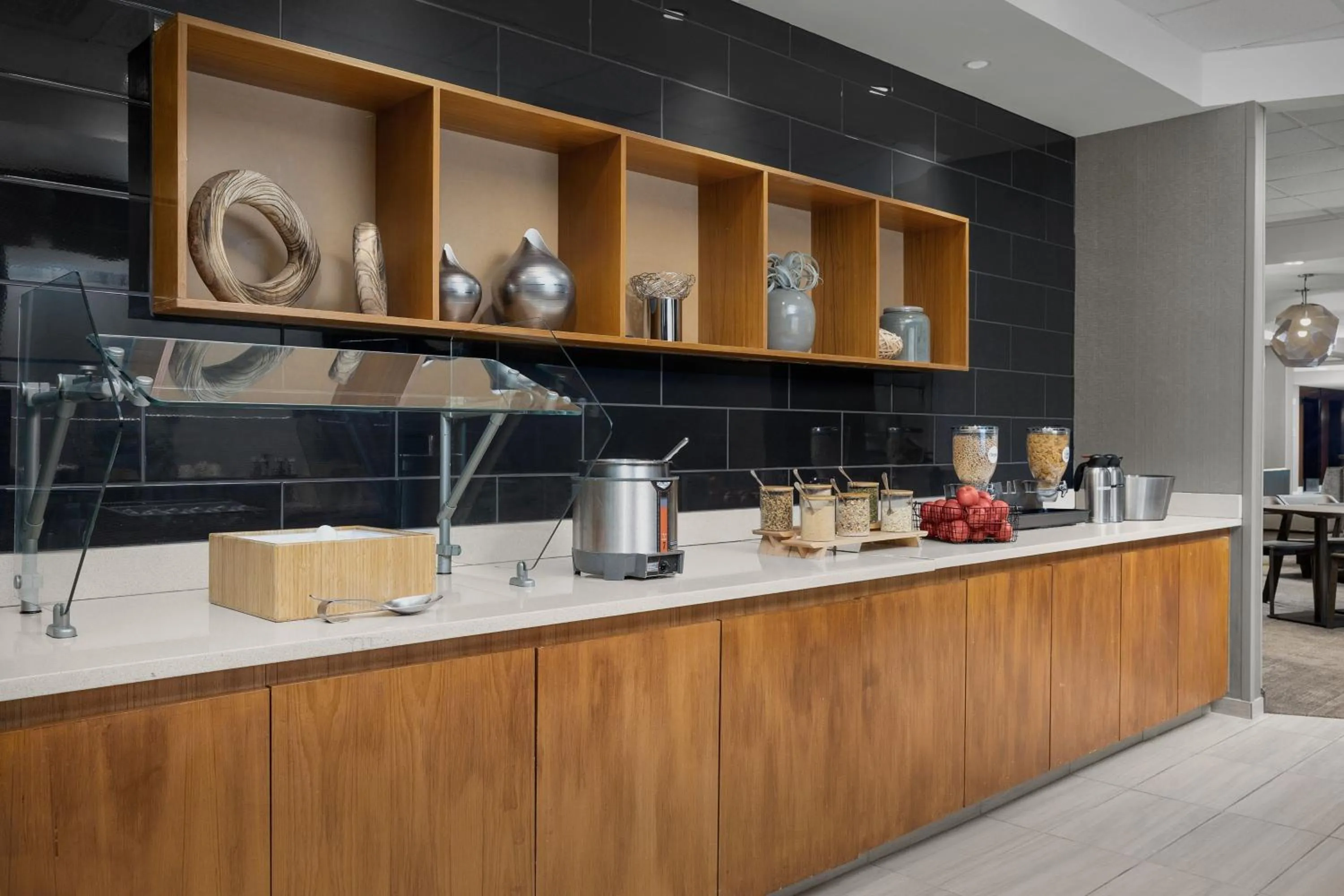 Breakfast in SpringHill Suites Boston Peabody