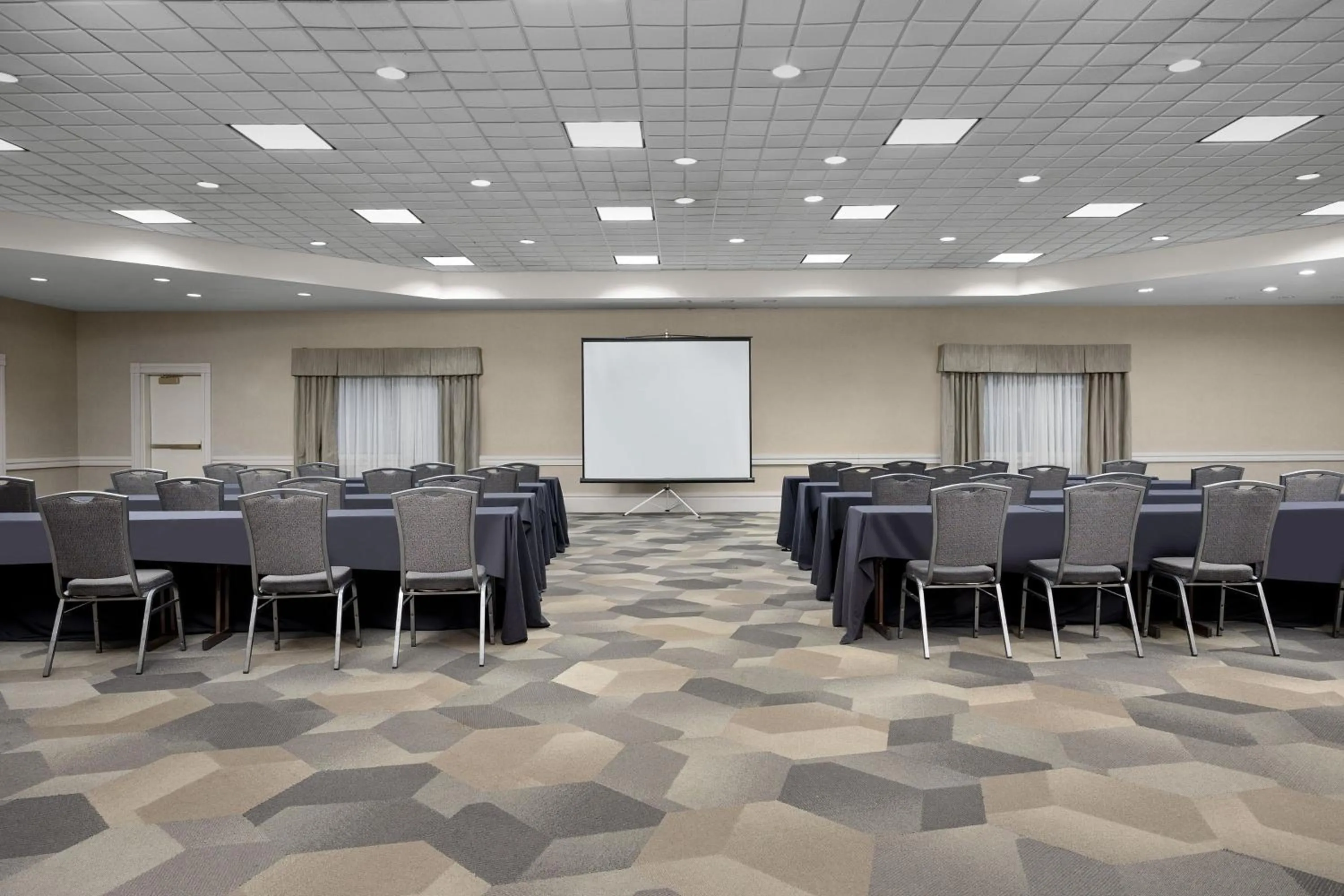Meeting/conference room in SpringHill Suites Boston Peabody