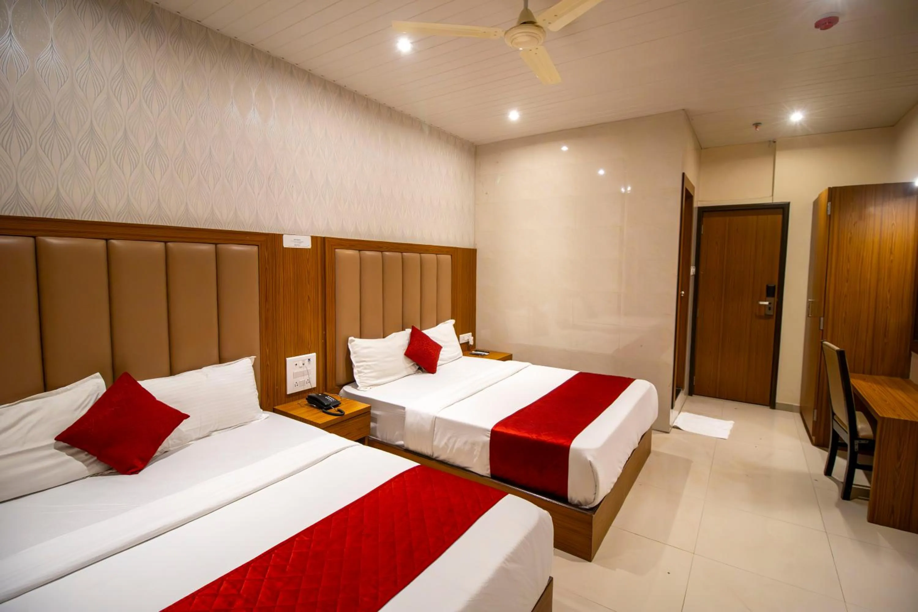Bed in Hotel BKC Inn - Near Trade Center, Visa Consulate BKC