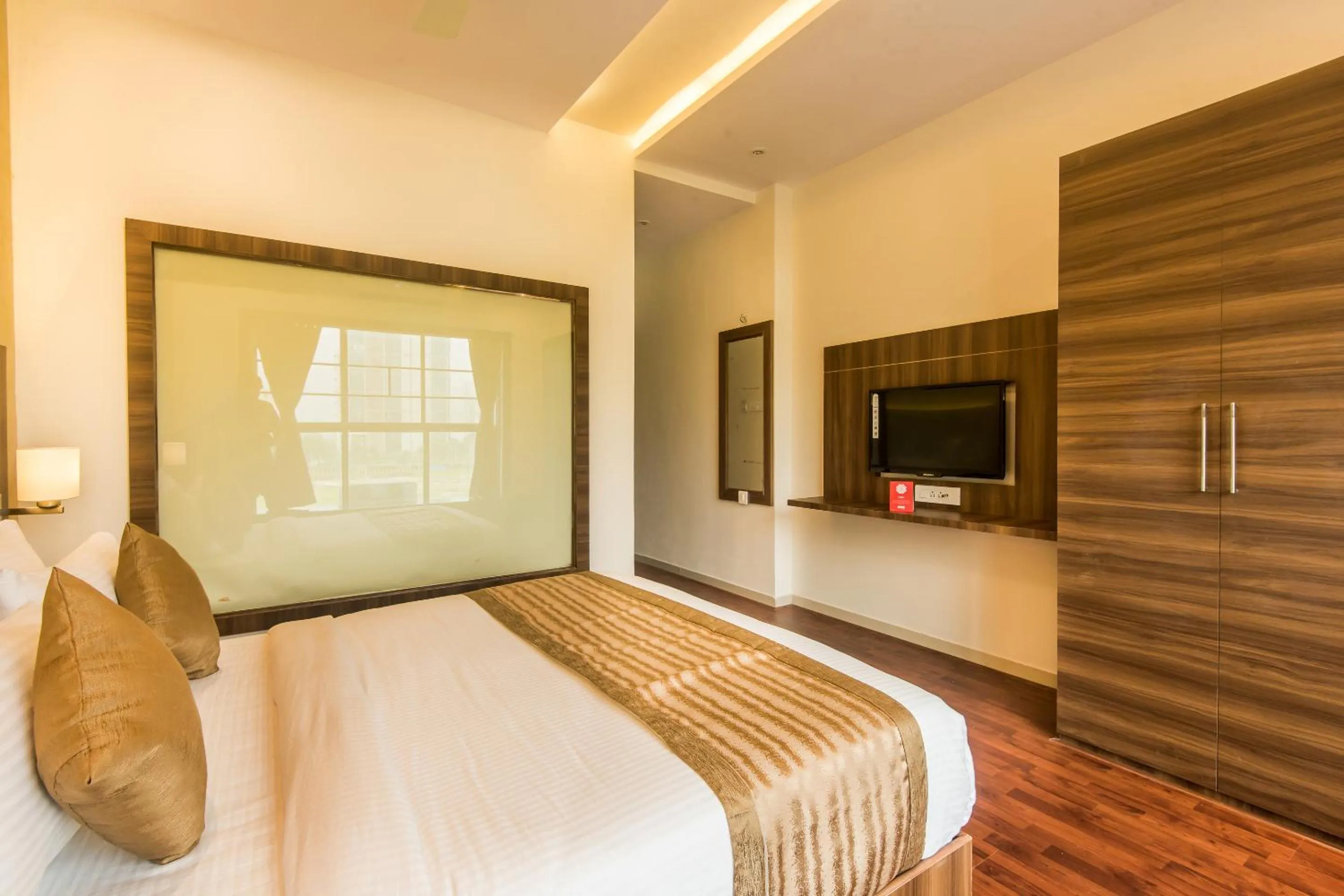 Communal lounge/ TV room in Hotel BKC Inn - Near Trade Center, Visa Consulate BKC