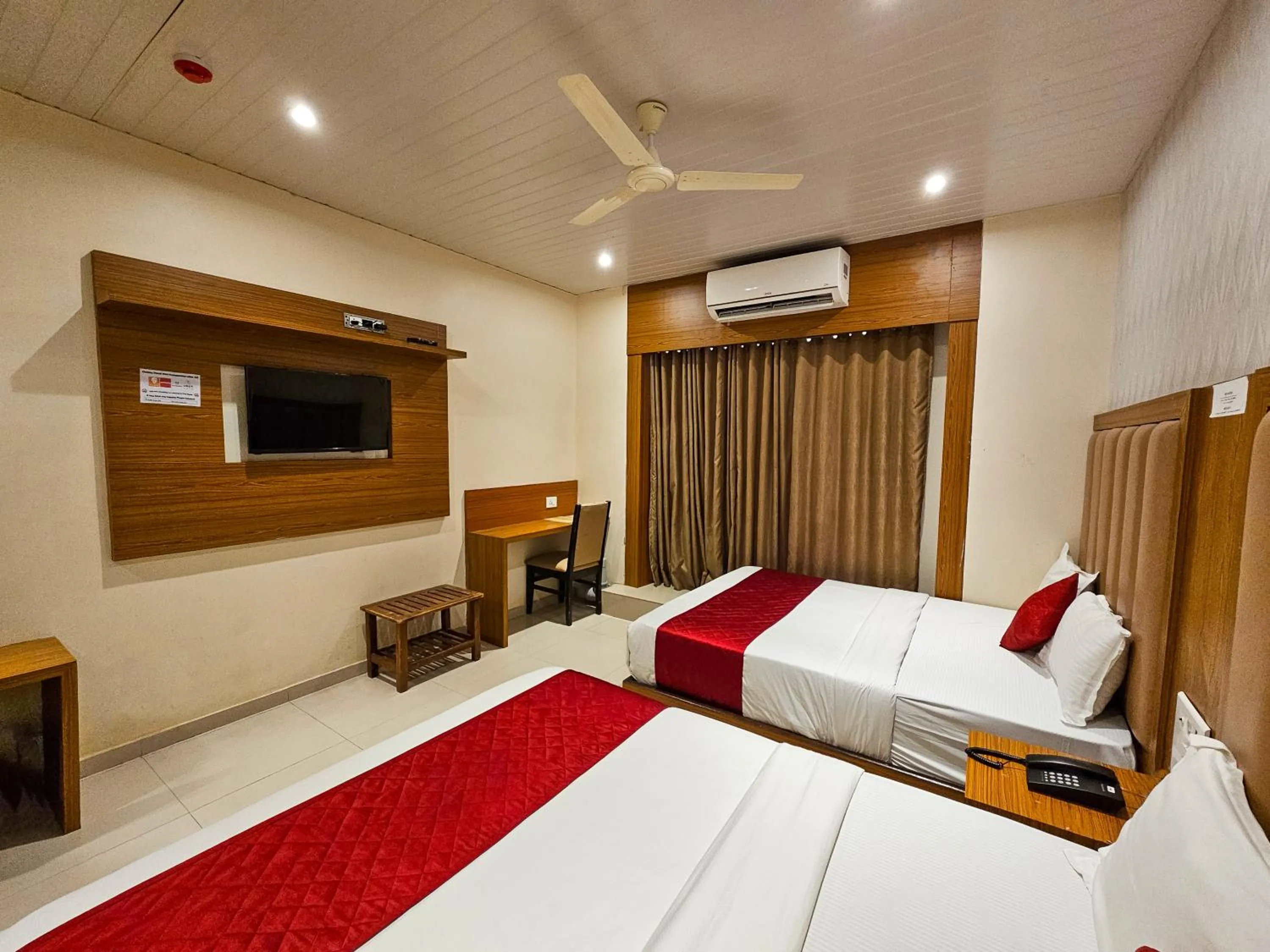 Bed in Hotel BKC Inn - Near Trade Center, Visa Consulate BKC