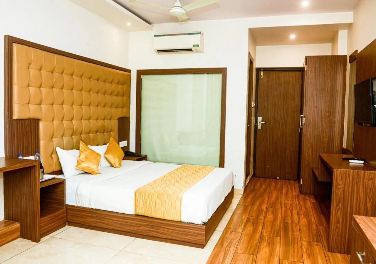 Bed in Hotel BKC Inn - Near Trade Center, Visa Consulate BKC