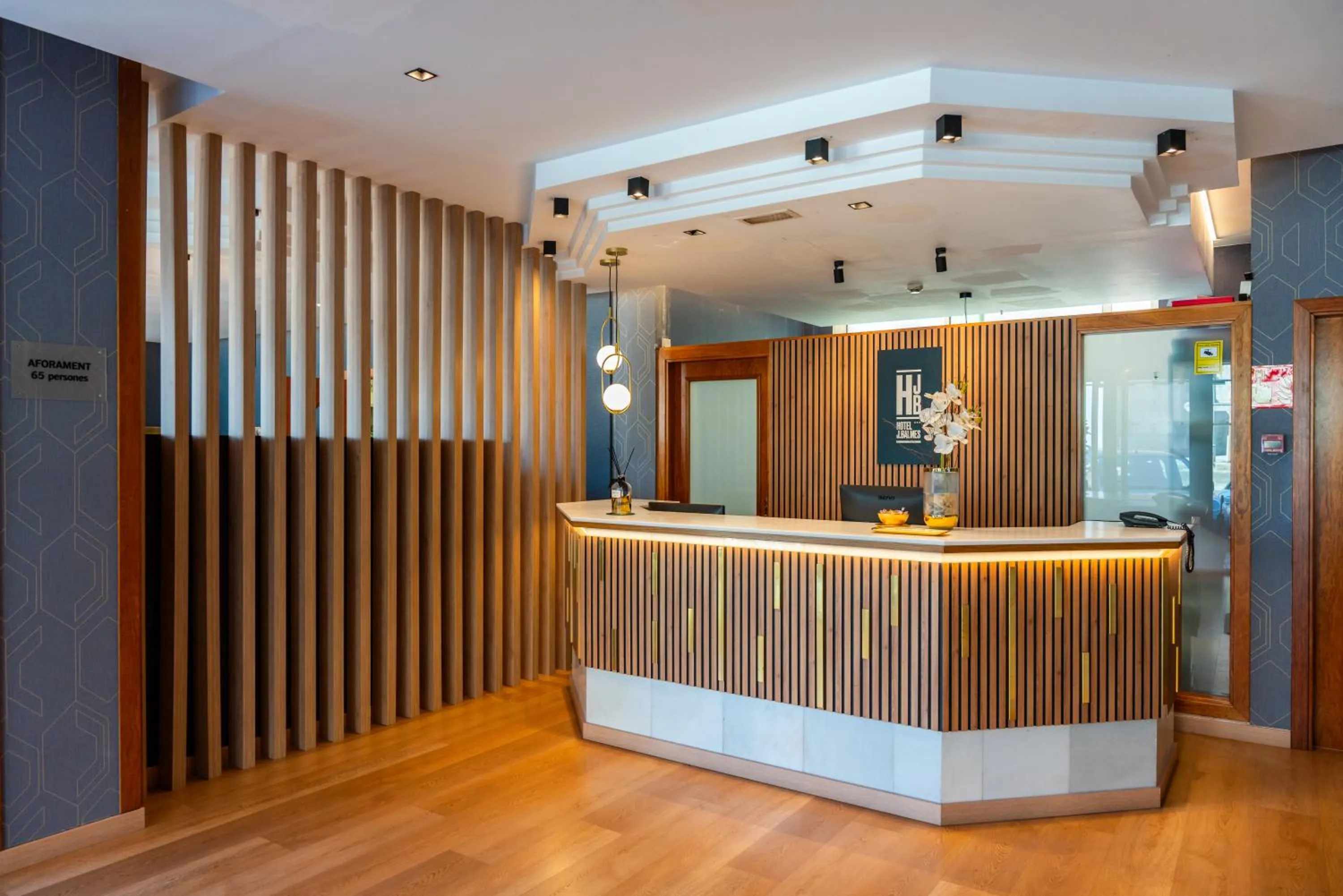 Lobby or reception in Hotel J. Balmes Vic