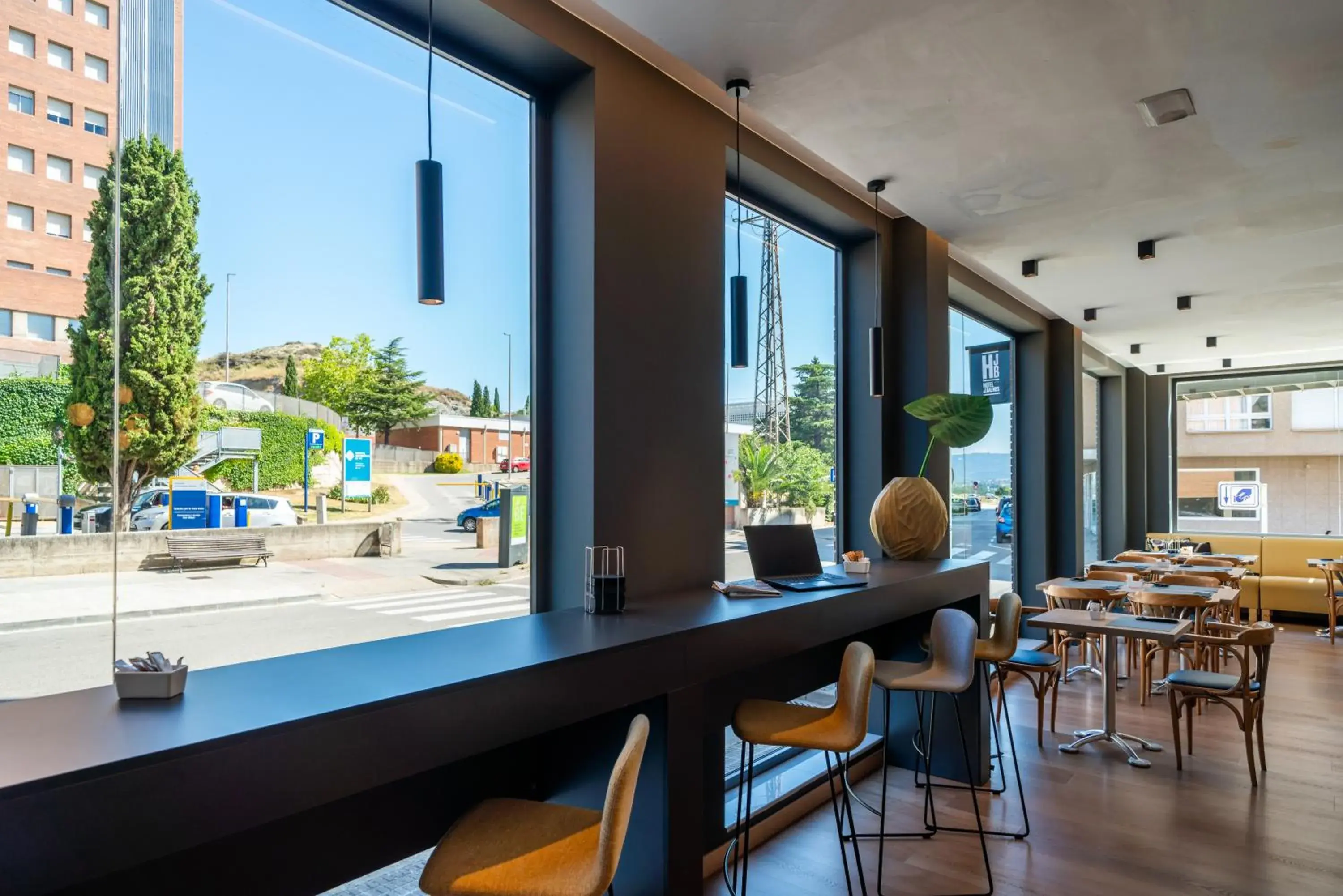 Restaurant/places to eat in Hotel J. Balmes Vic Restaurant/places to eat in Hotel J. Balmes Vic