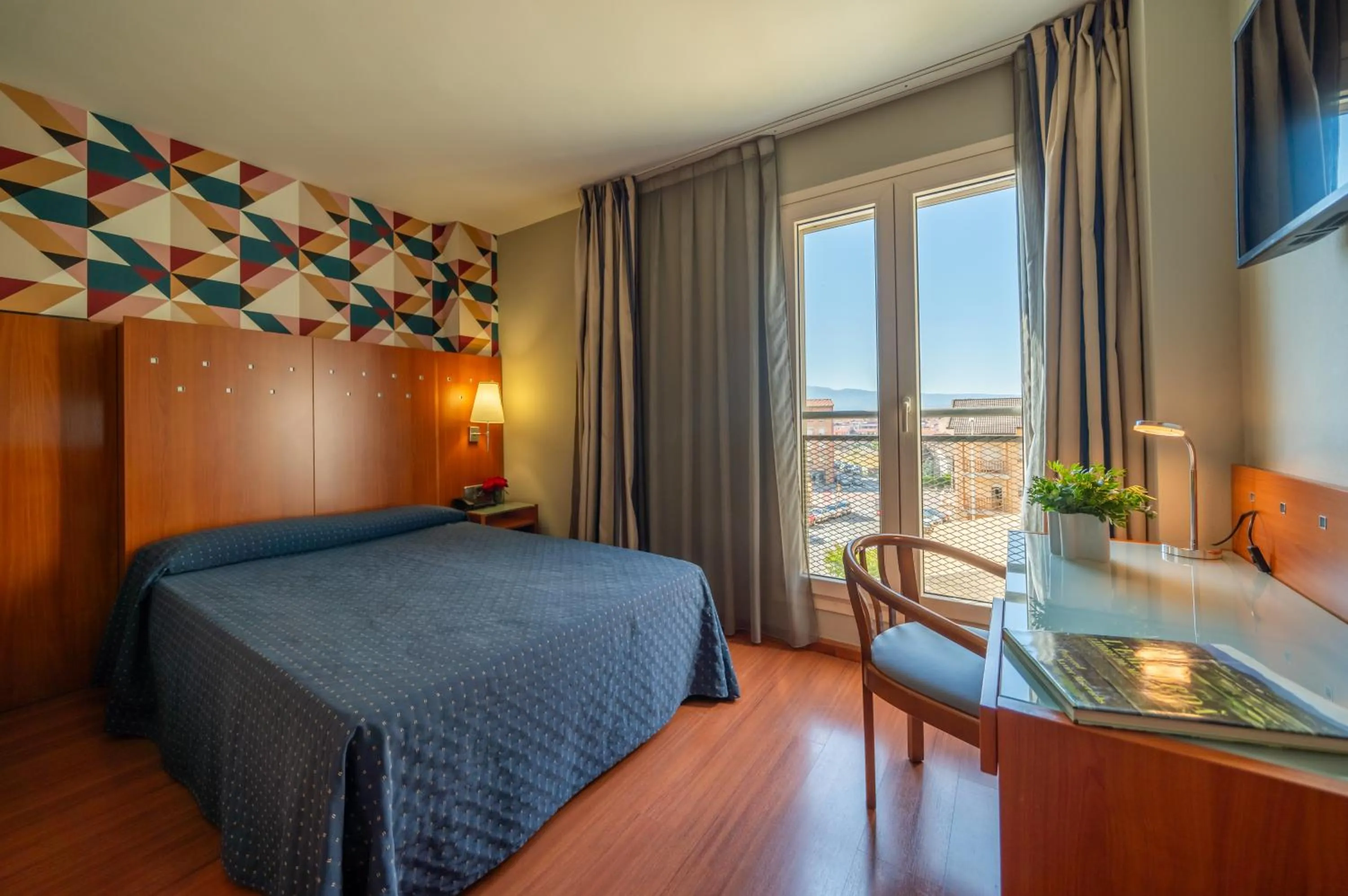 Bed in Hotel J. Balmes Vic