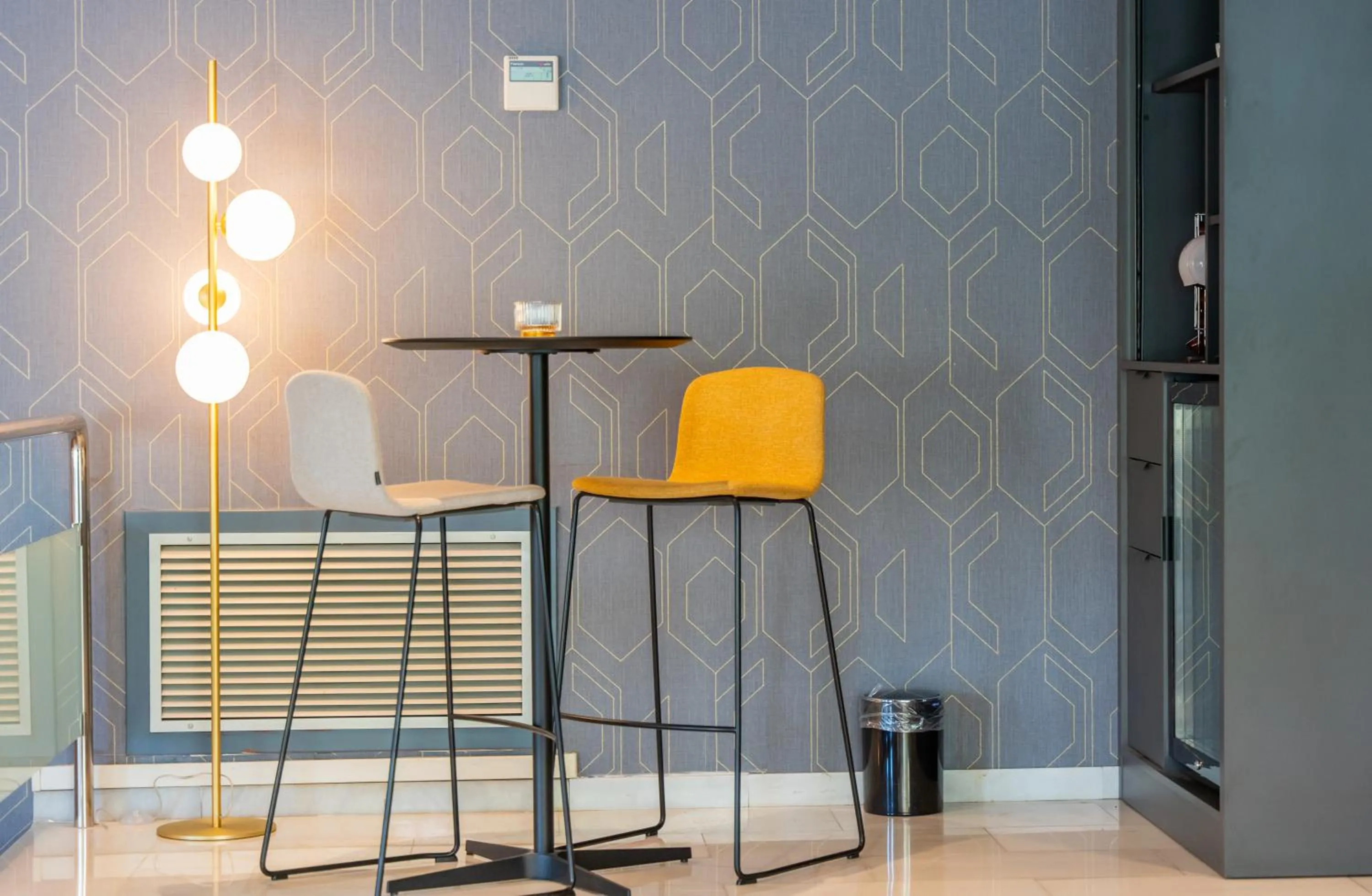 Living room in Hotel J. Balmes Vic