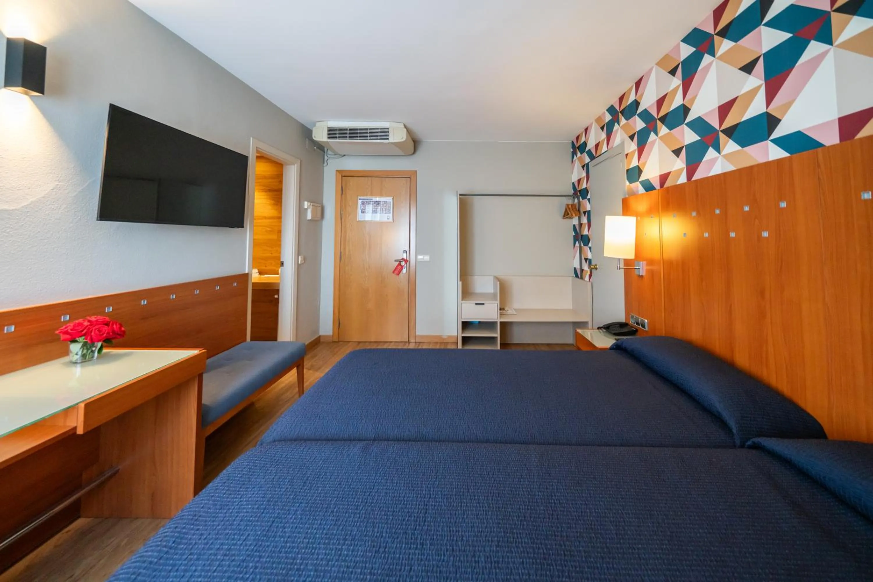 Bed in Hotel J. Balmes Vic