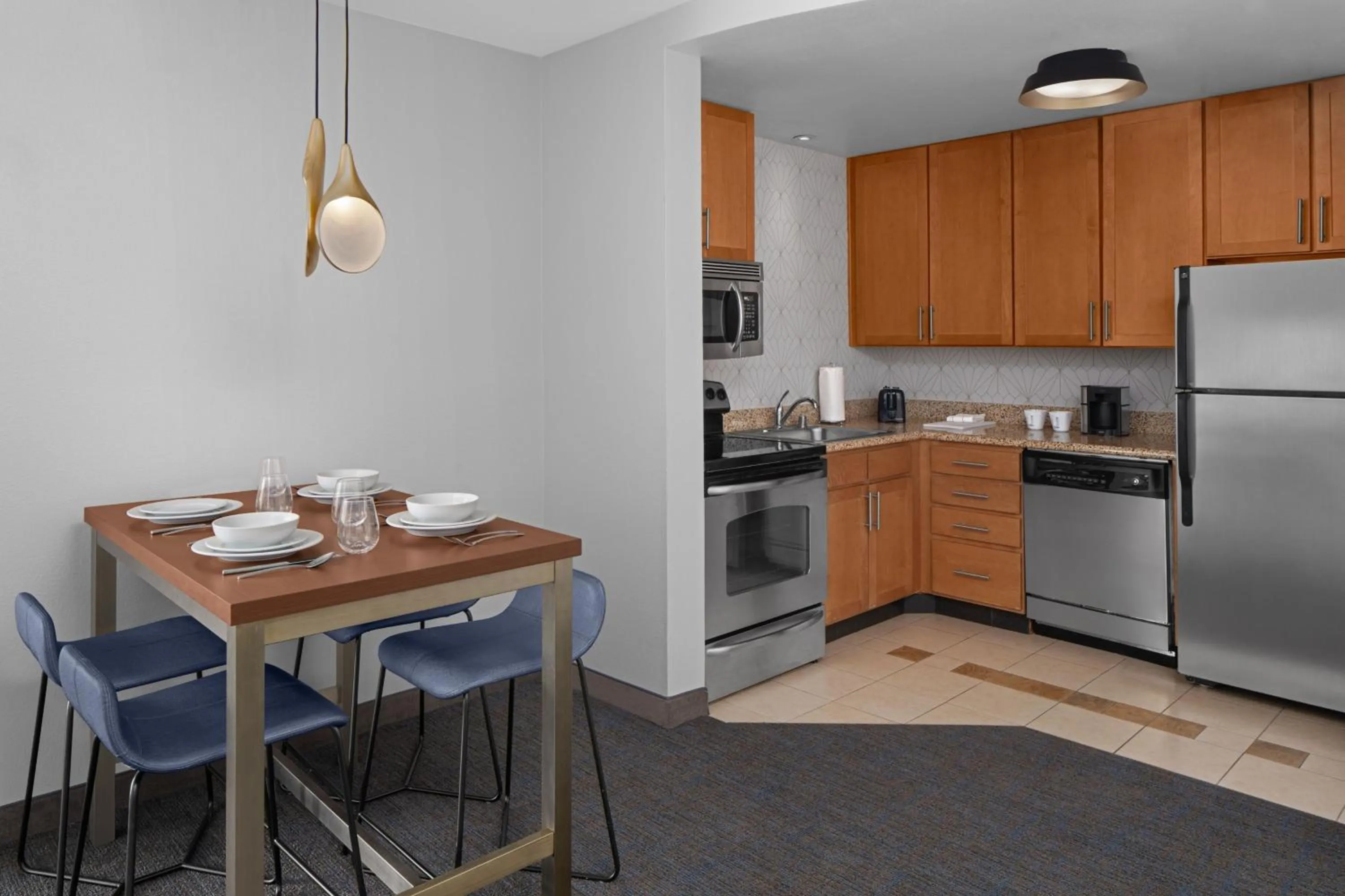 Kitchen or kitchenette in Residence Inn Los Angeles Burbank/Downtown