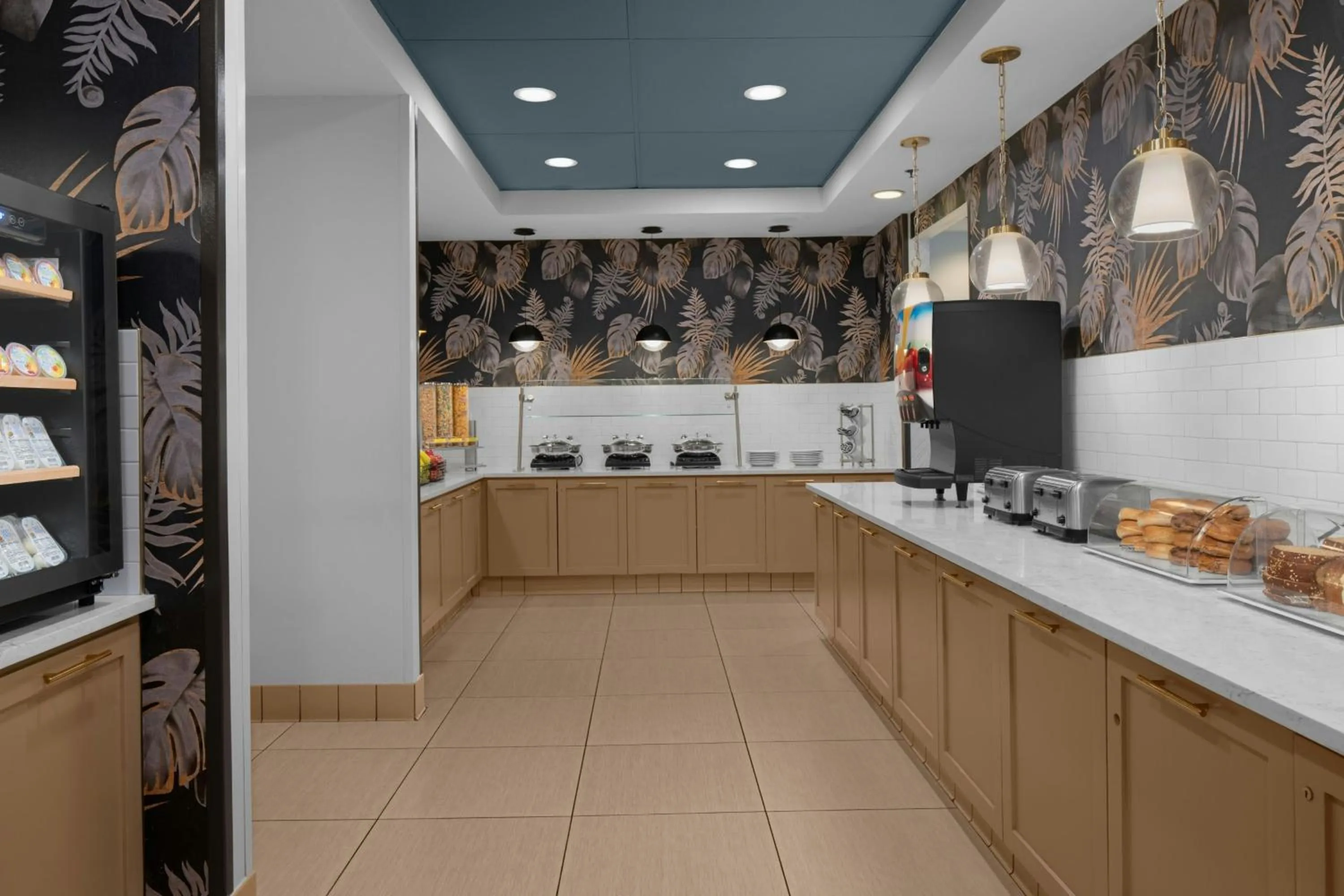 Breakfast in Residence Inn Los Angeles Burbank/Downtown