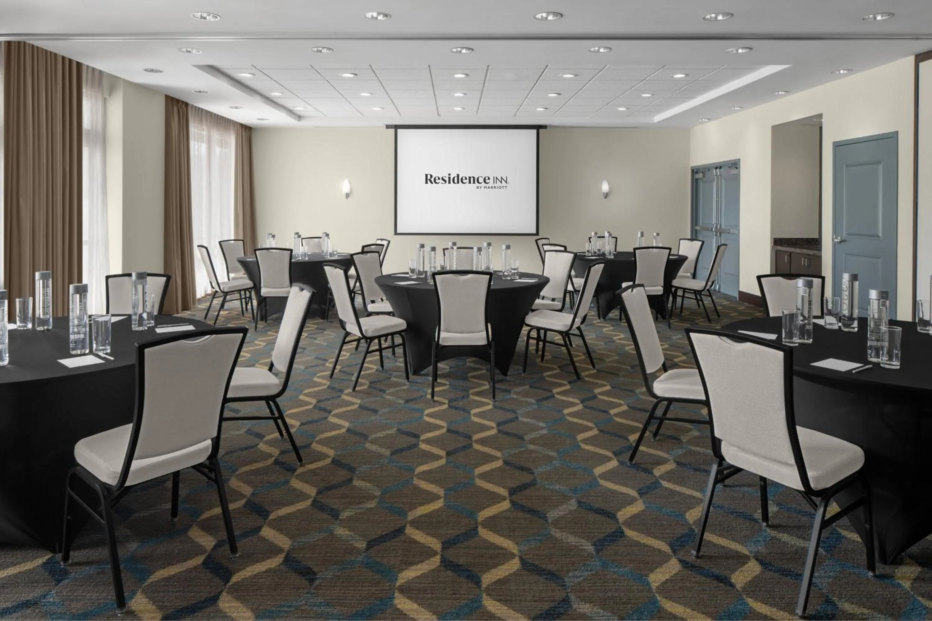 Meeting/conference room in Residence Inn Los Angeles Burbank/Downtown