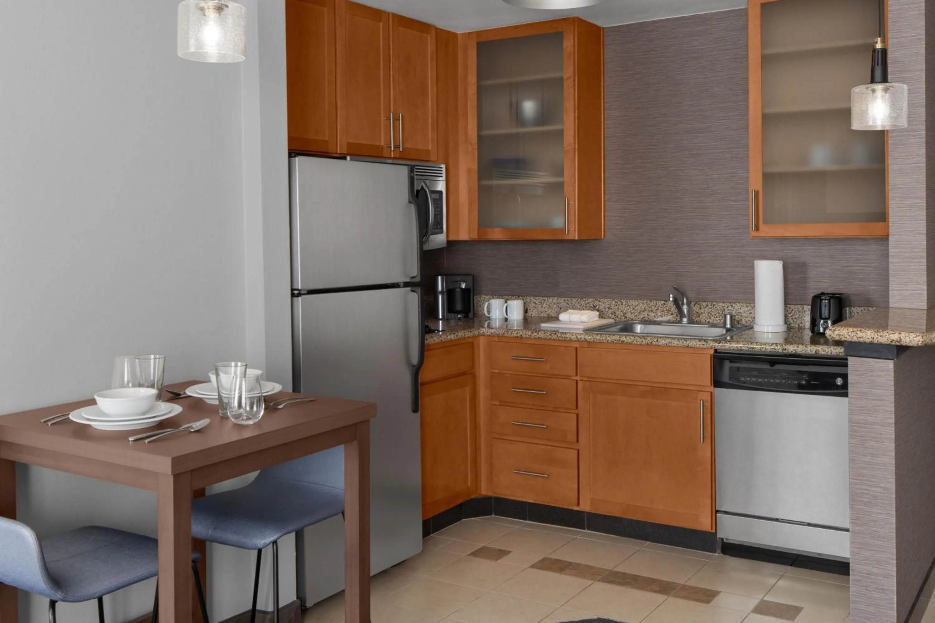Kitchen or kitchenette in Residence Inn Los Angeles Burbank/Downtown