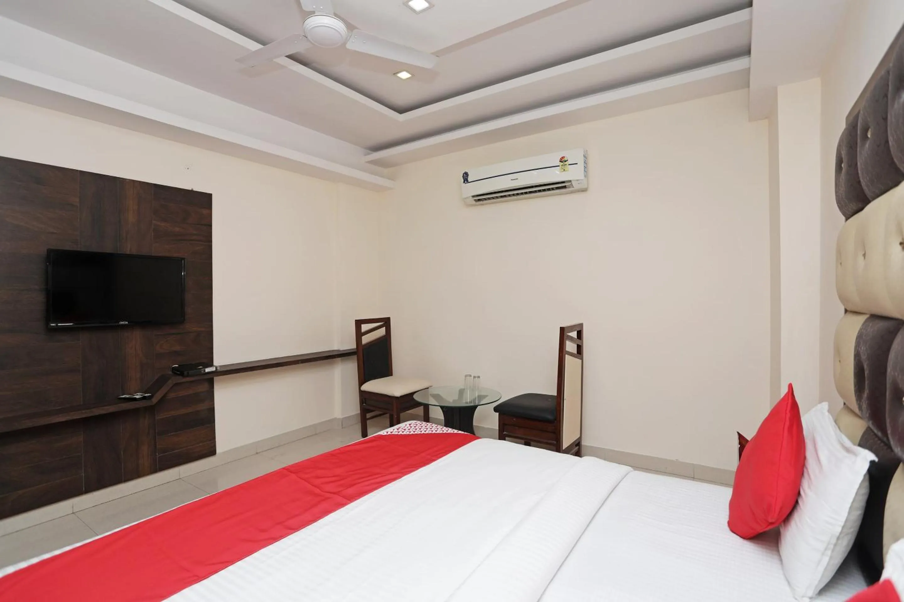Bedroom, Bed in Hotel O Subhadra Residency