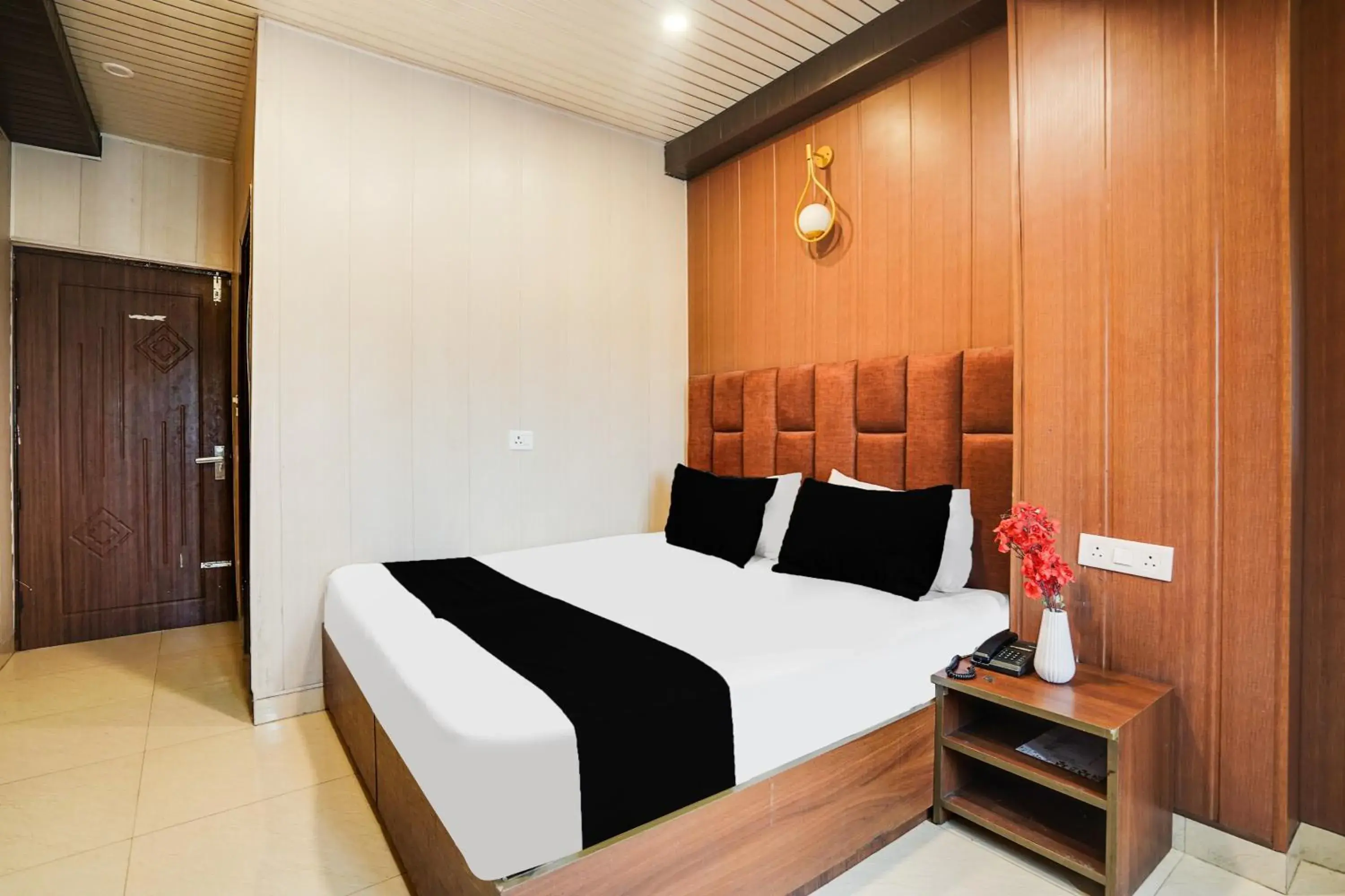 Bedroom, Bed in Hotel O Canal Road Bedroom, Bed in Hotel O Canal Road