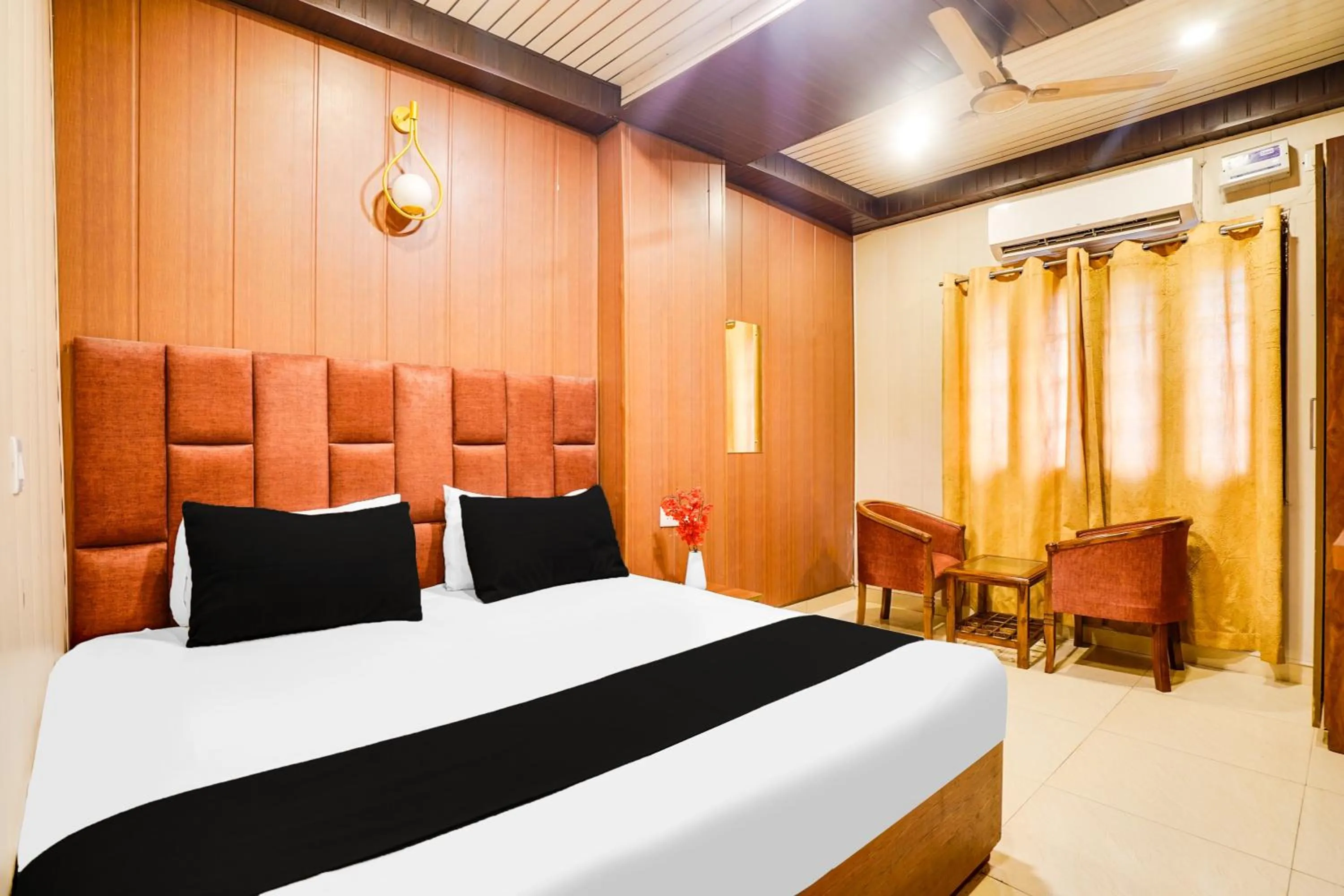 Bedroom, Bed in FabHotel Doon Maira