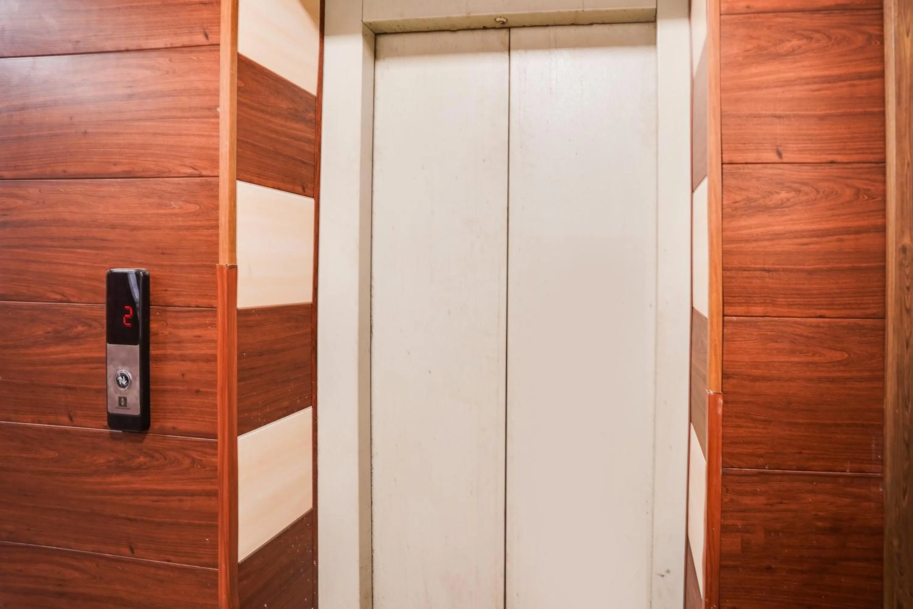 Lobby or reception in FabHotel Doon Maira