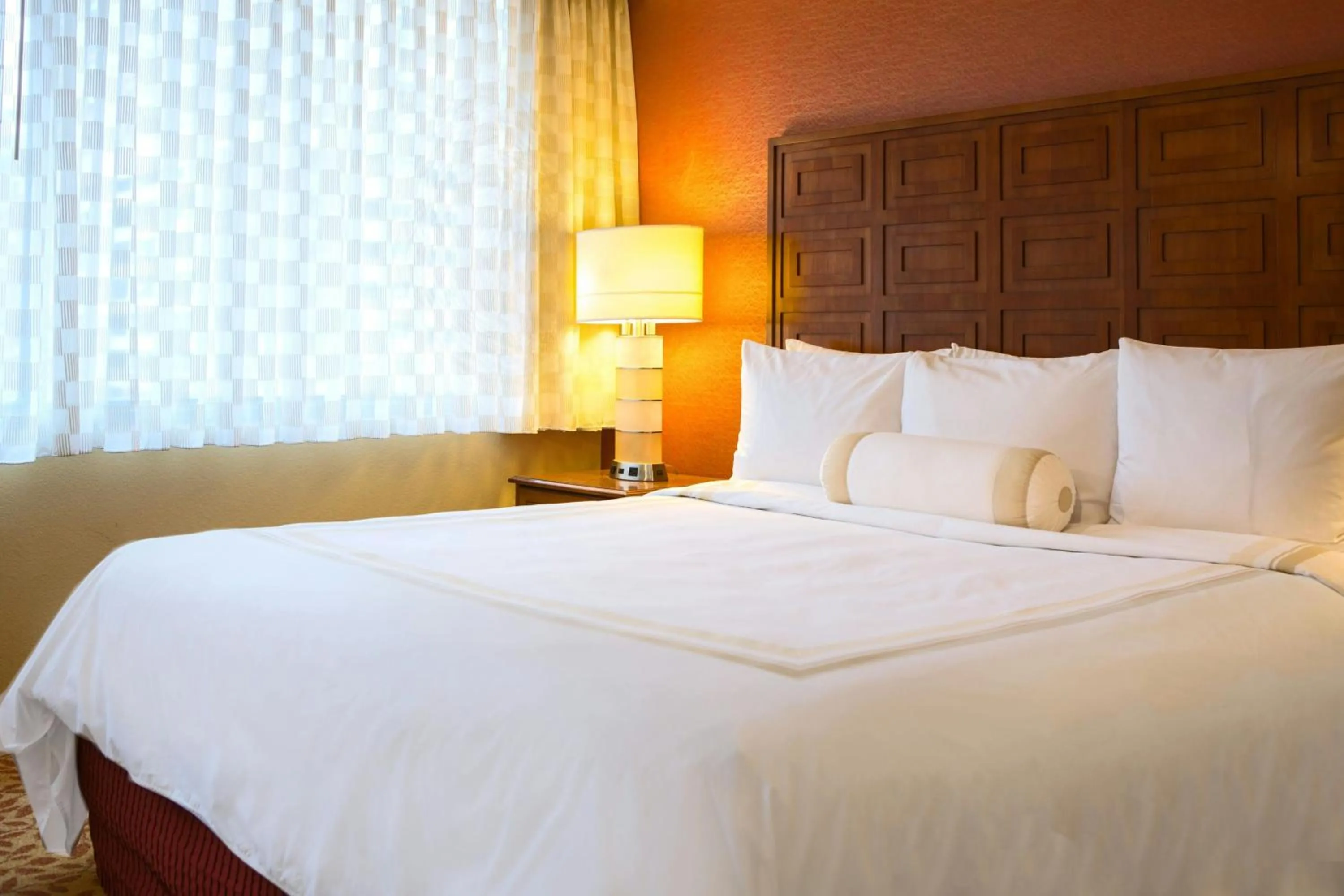 Photo of the whole room, Bed in Baltimore Marriott Inner Harbor at Camden Yards