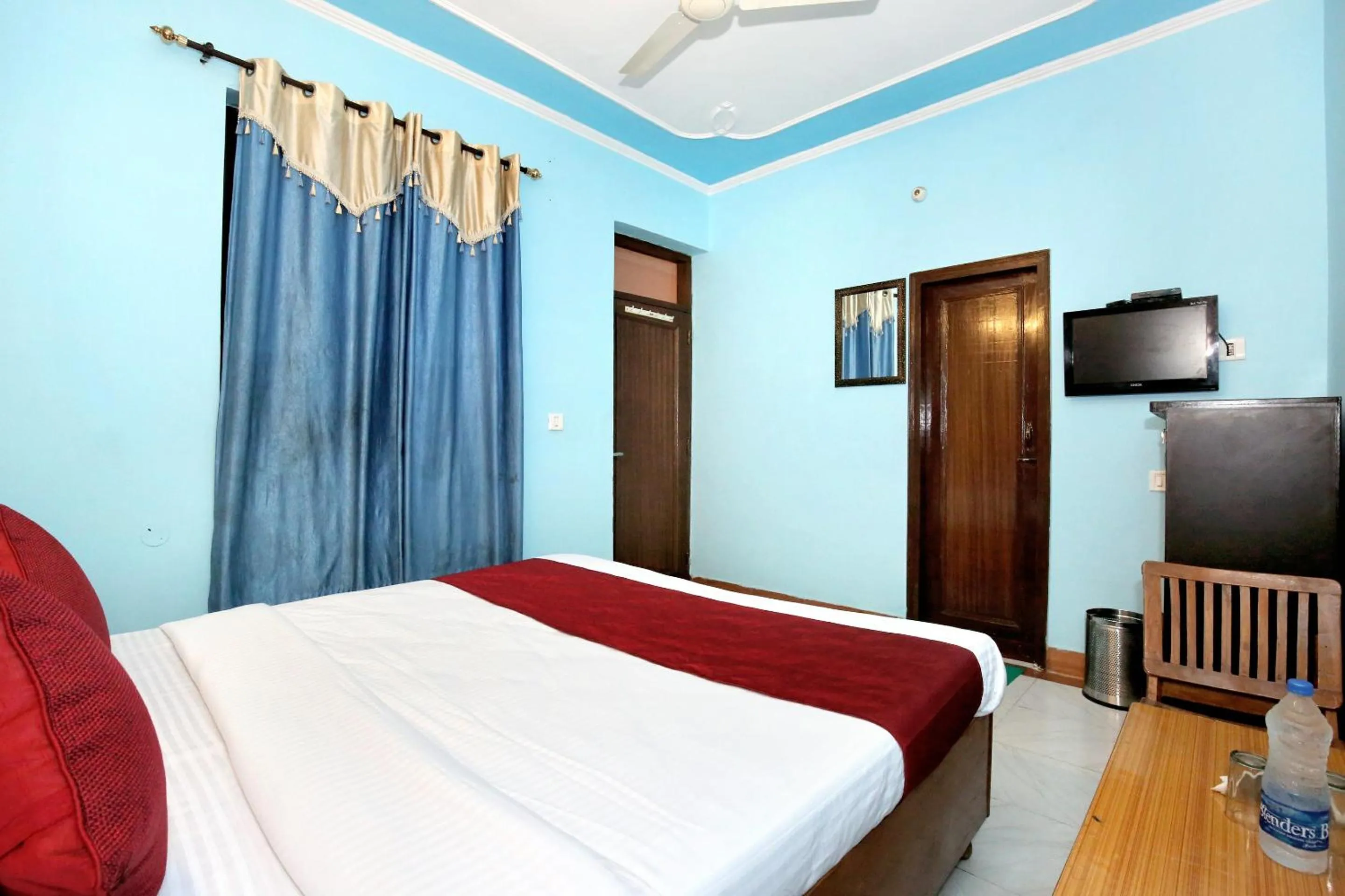 Bedroom, Bed in GMG Hotel