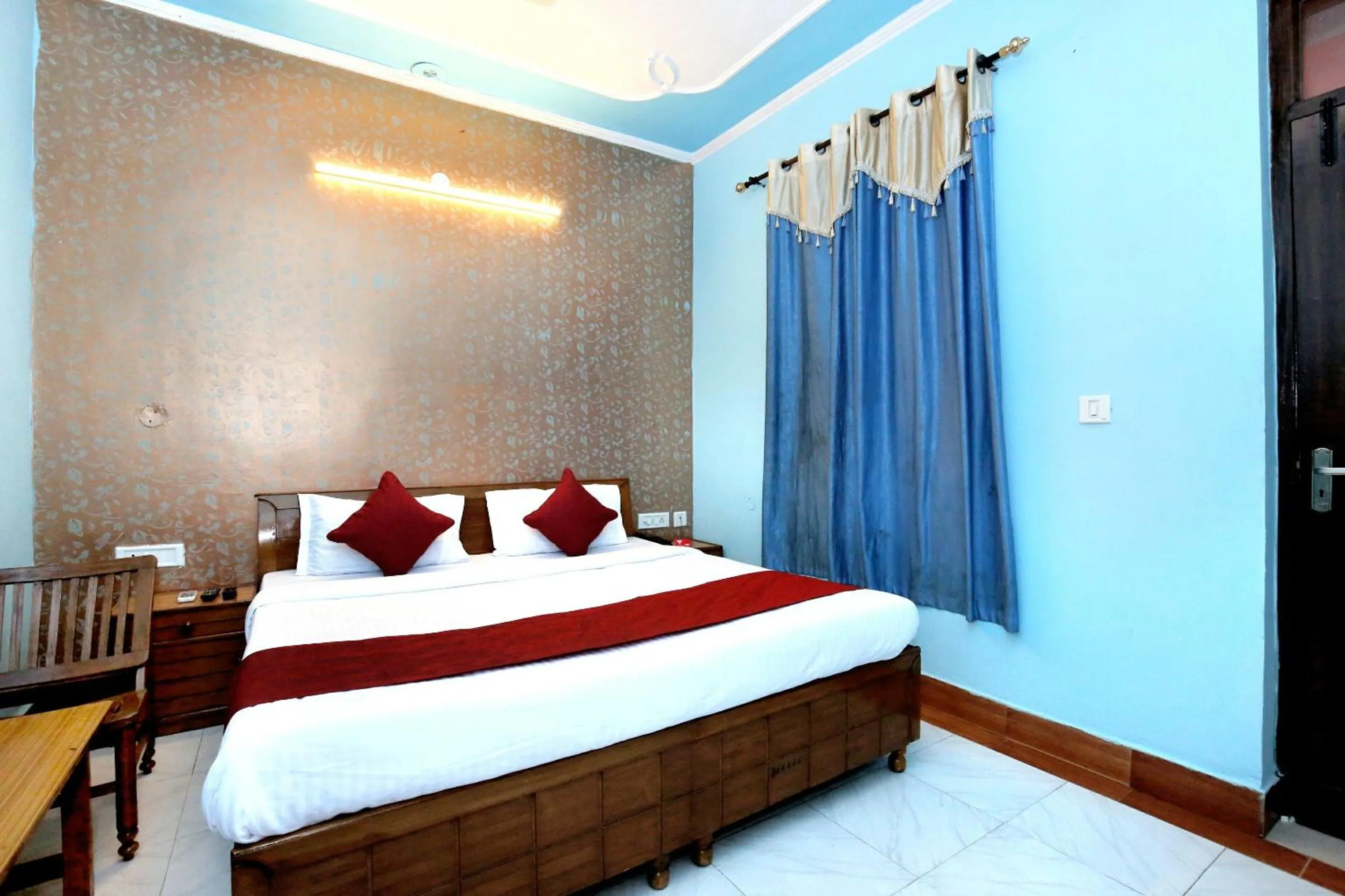 Bedroom, Bed in GMG Hotel