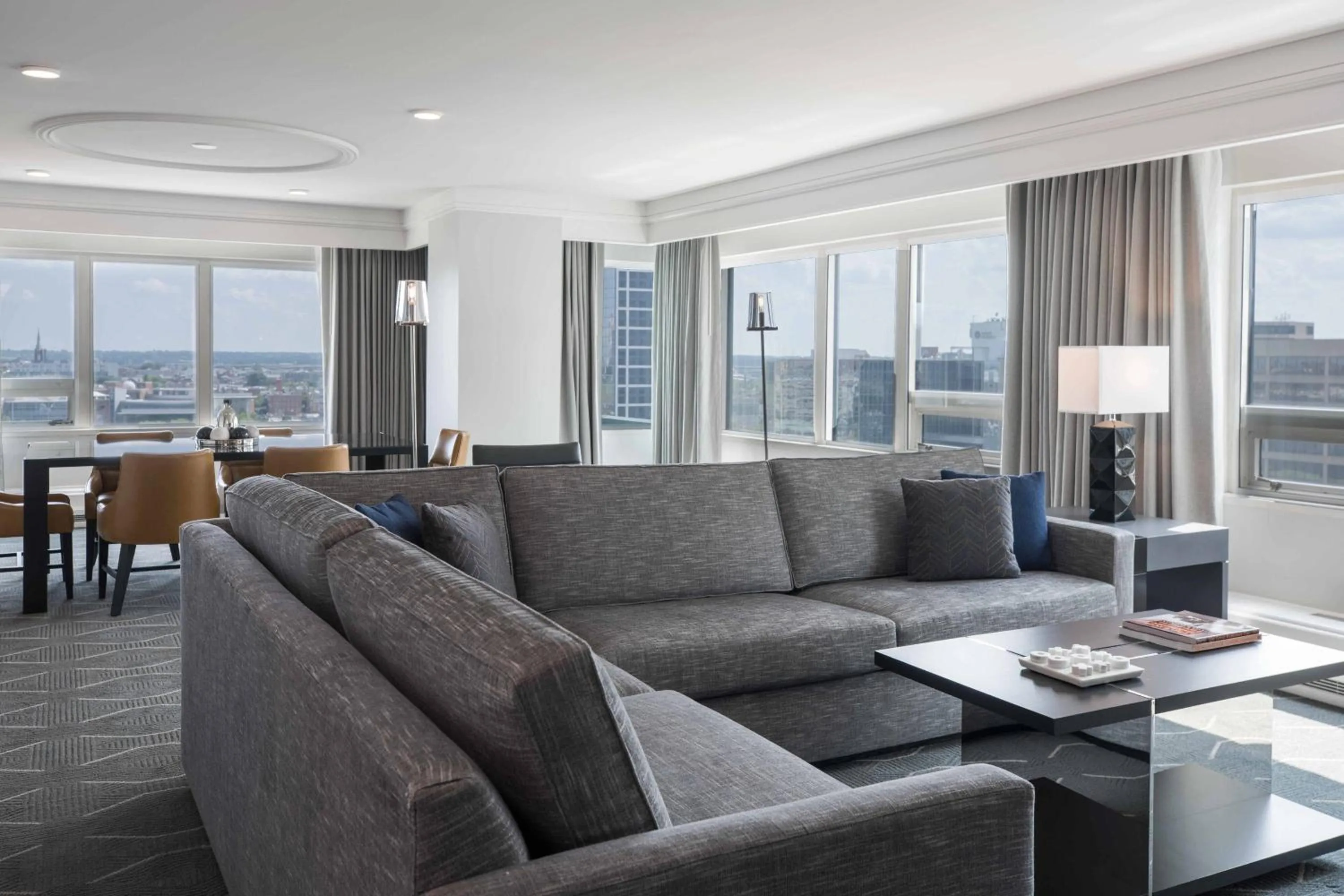 Living room in Renaissance Baltimore Harborplace Hotel