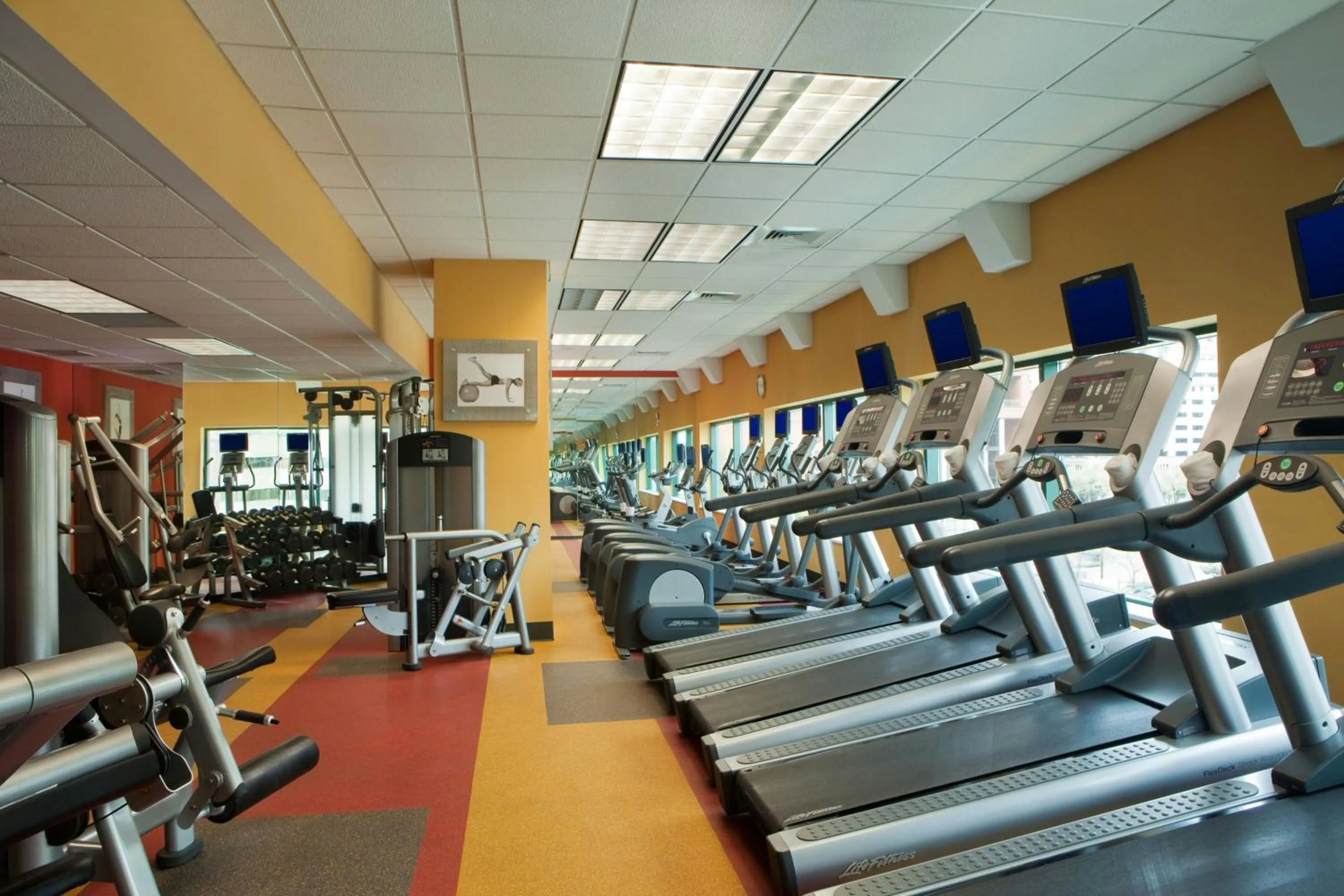 Fitness centre/facilities in Renaissance Baltimore Harborplace Hotel