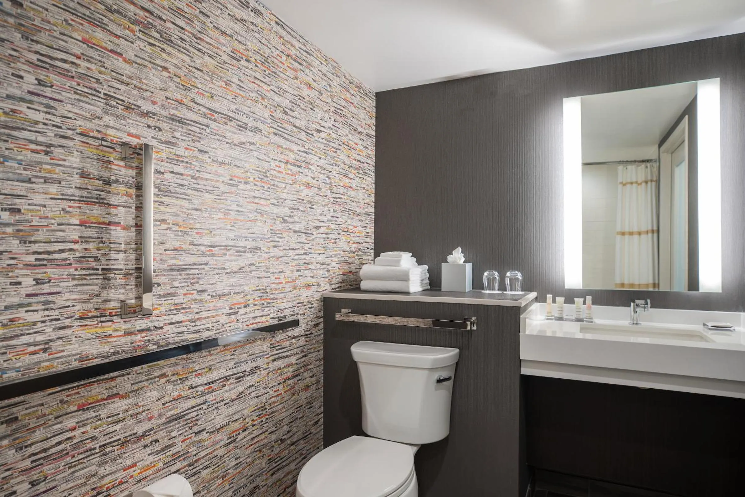 Bathroom in Baltimore Marriott Waterfront