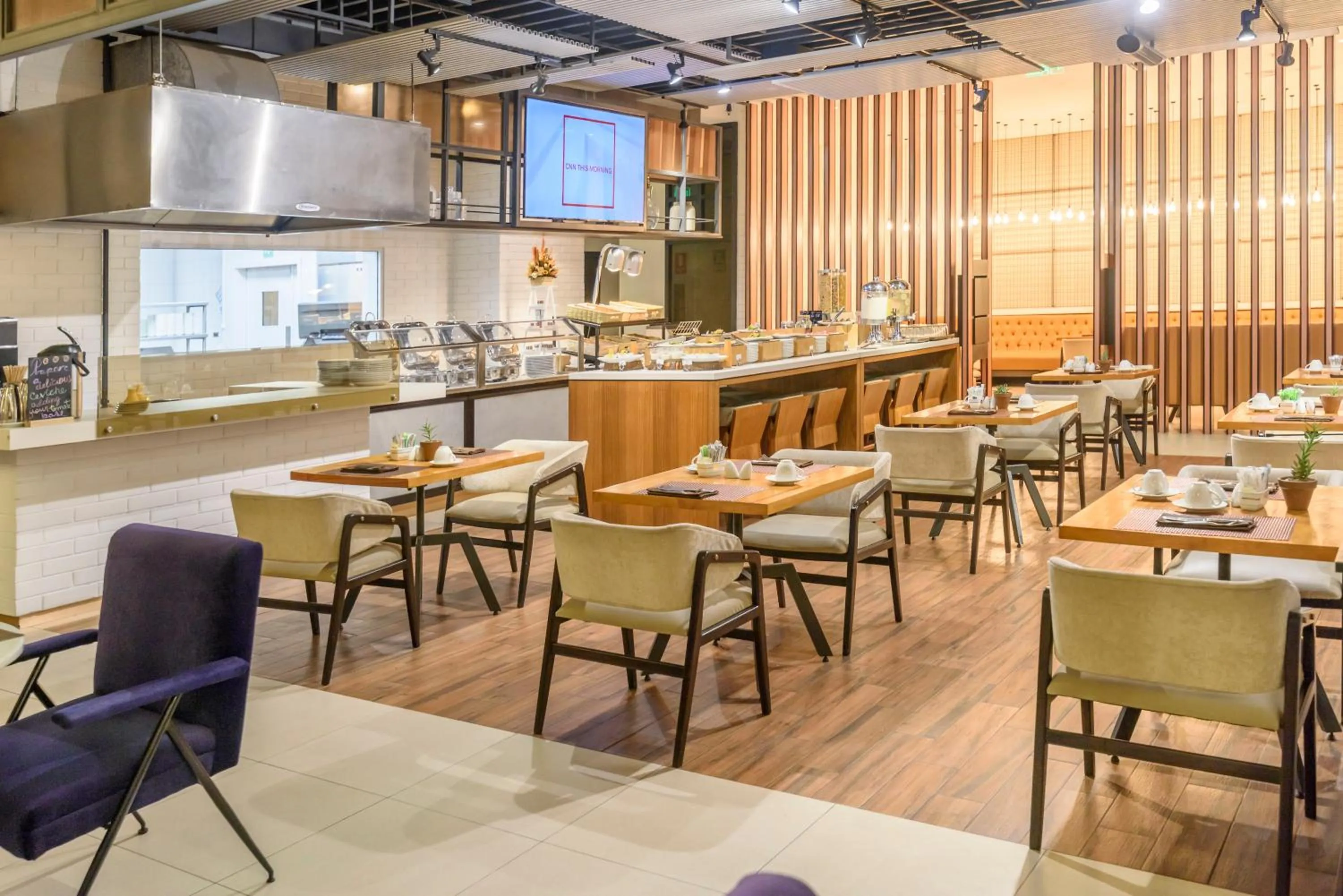 Buffet breakfast in Eb Hotel By Eurobuilding Quito Airport