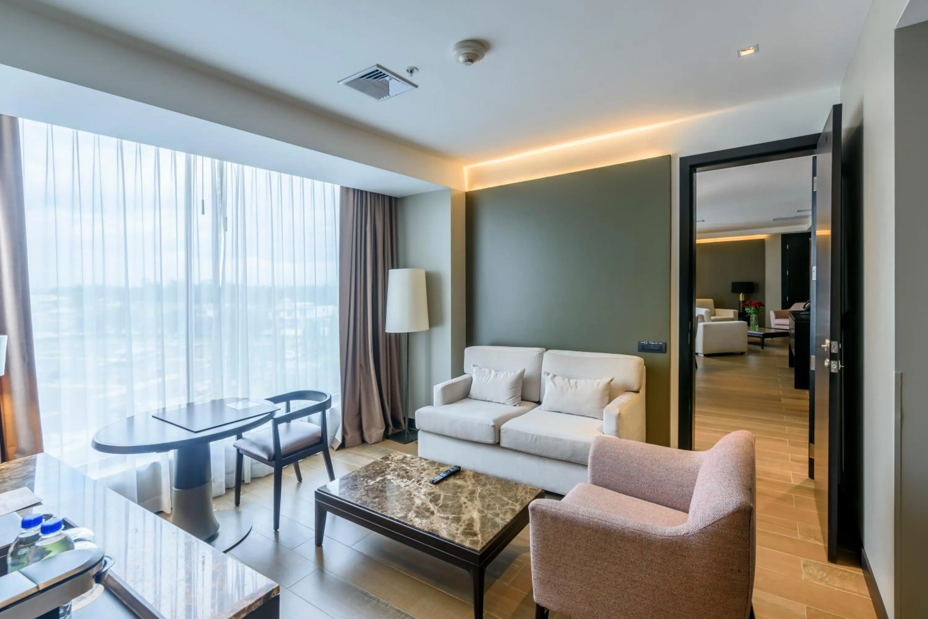 Living room in Eb Hotel By Eurobuilding Quito Airport