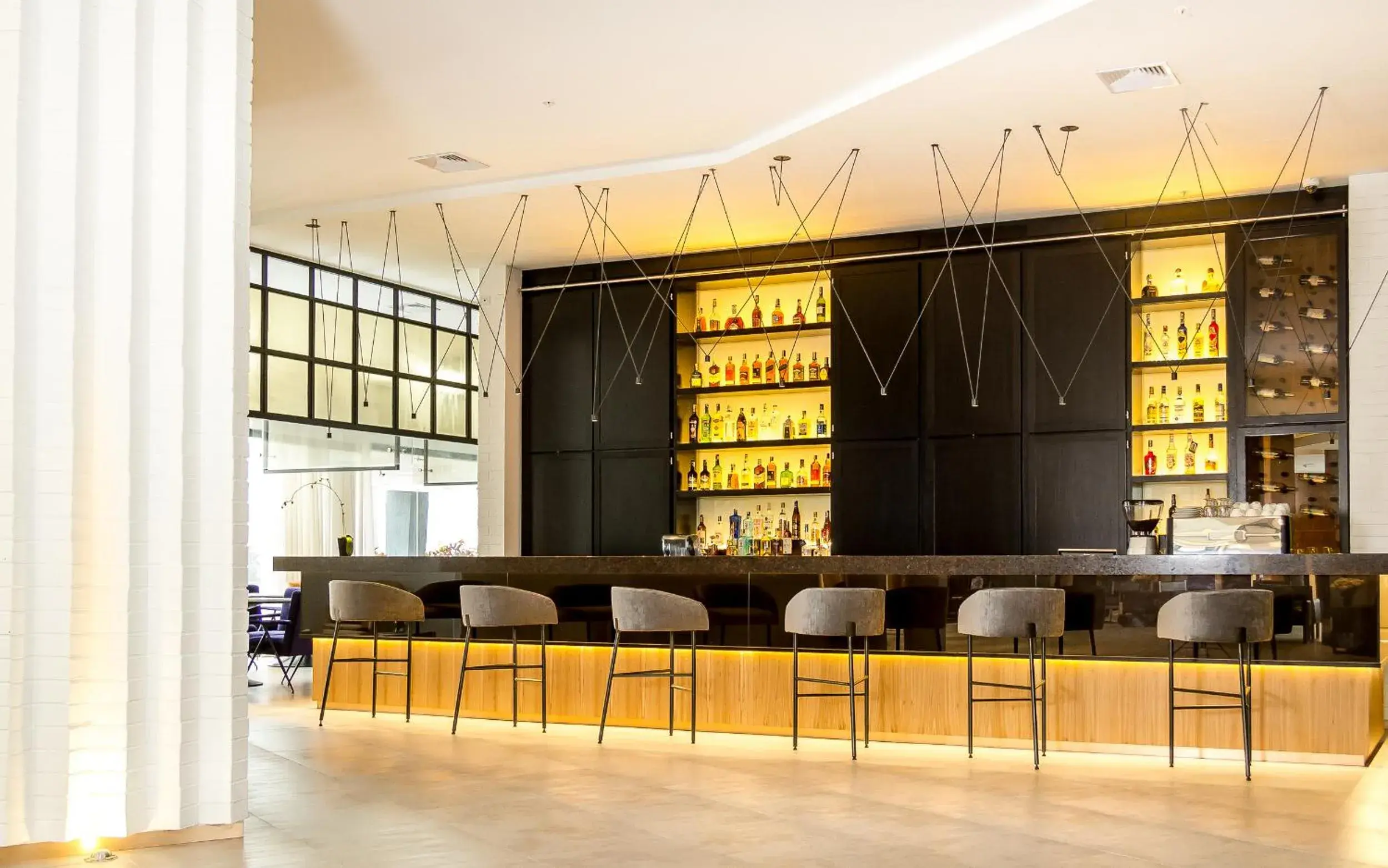 Lounge or bar in Eb Hotel By Eurobuilding Quito Airport Lounge or bar in Eb Hotel By Eurobuilding Quito Airport